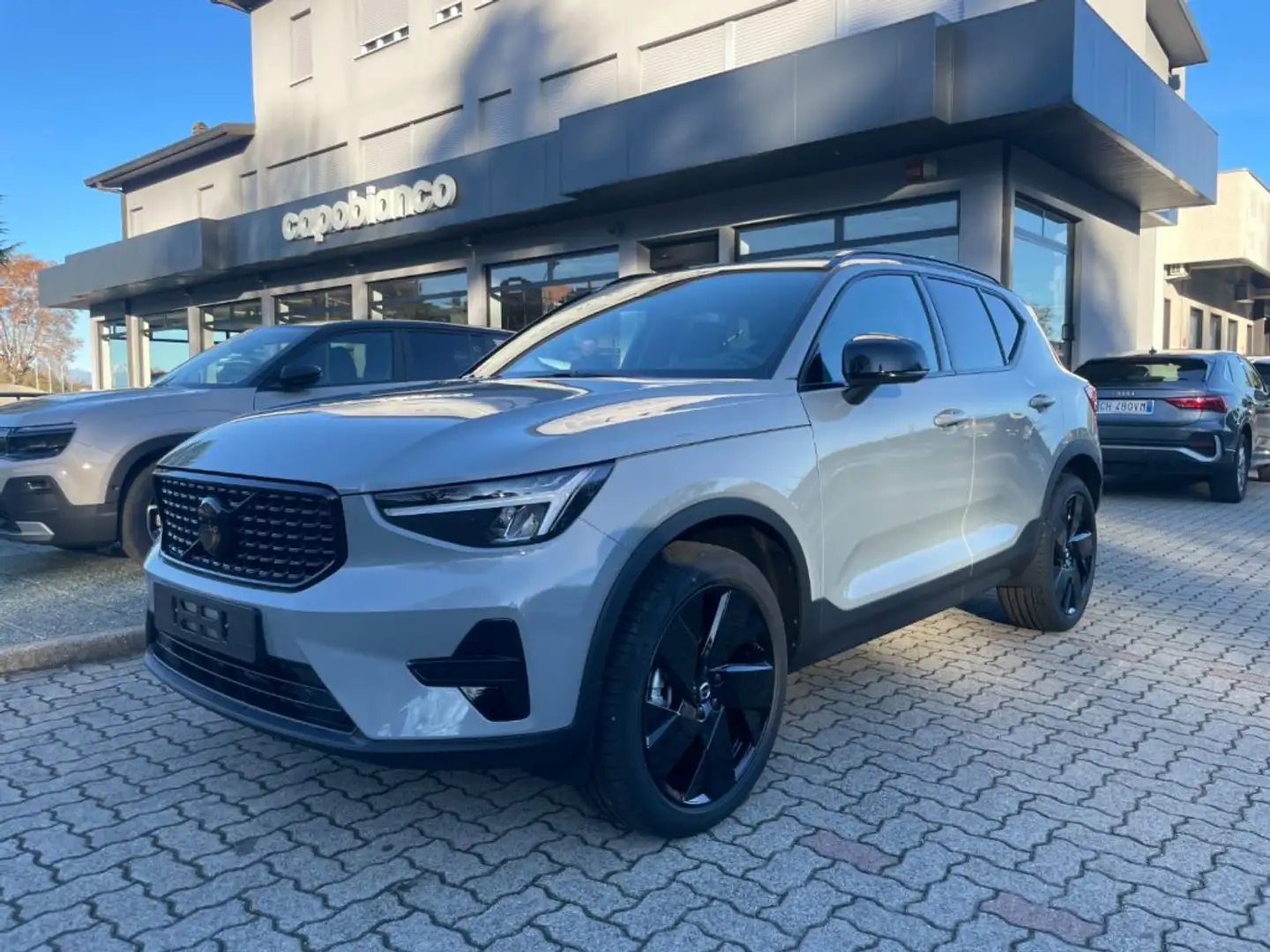 Volvo XC40 B3 automatico BLACK EDITION KM0 PREZZO REALE Grigio - 1