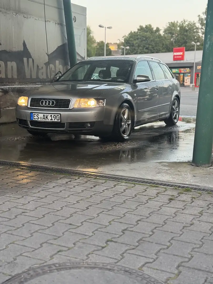 Audi A4 Avant 1.8 T tüv neu - 1