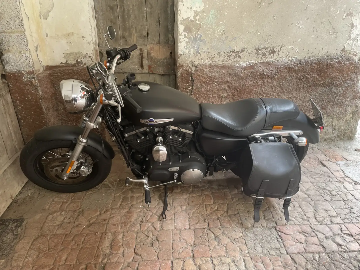 Harley-Davidson Sportster 1200 Negru - 1