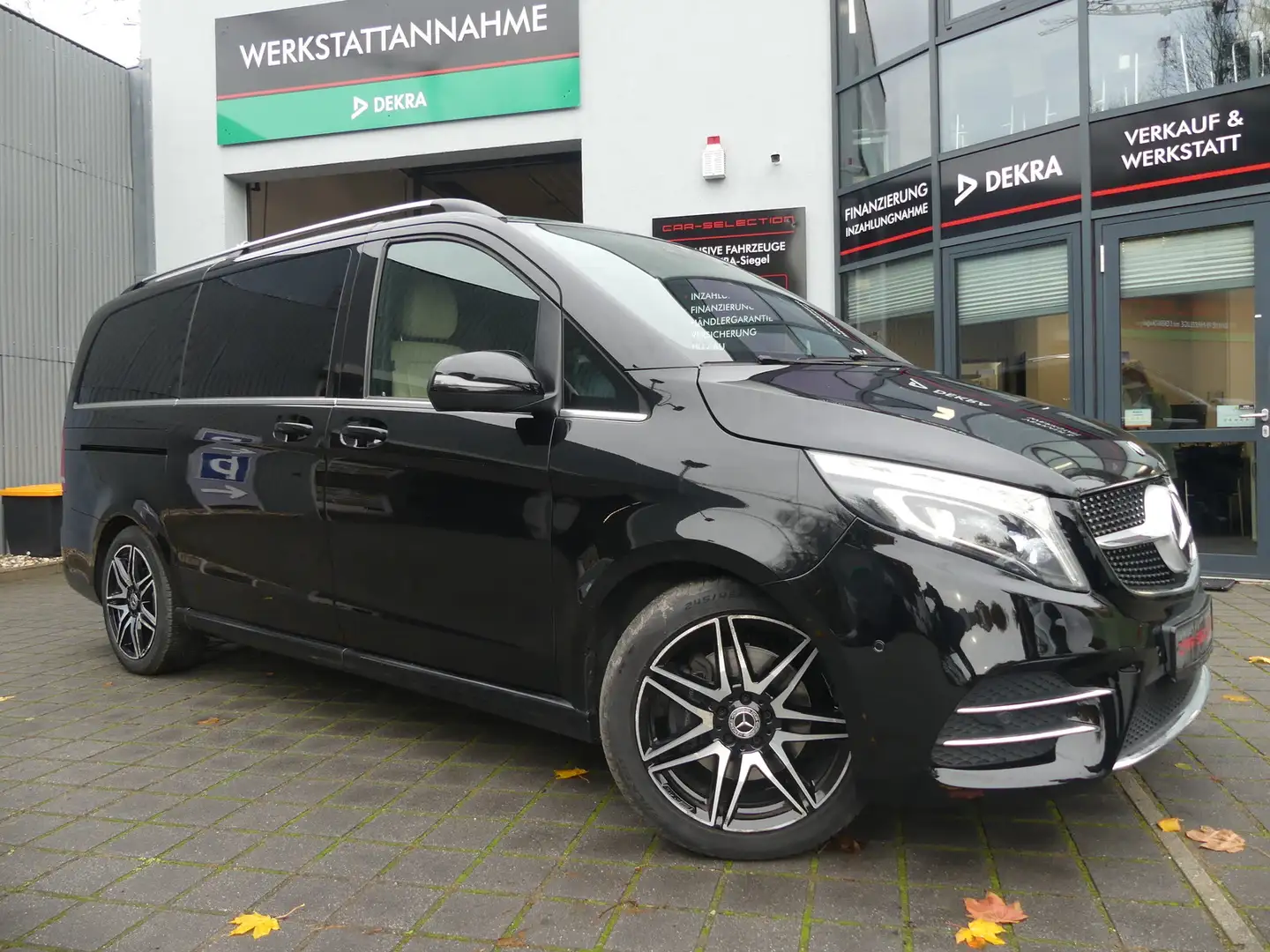 Mercedes-Benz V 300 d AVANTGARDE AMG 3xE-TÜREN/MBUX/BELÜFTET Schwarz - 1