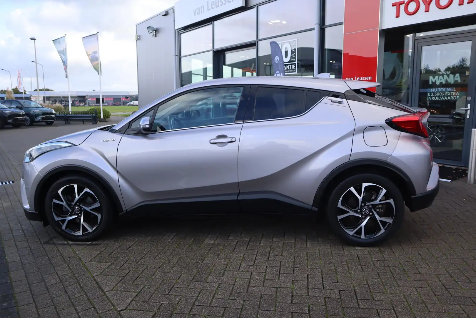Toyota C-HR 1.8 HYBRID DYNAMIC STOELVERW. AD-CRUISE NAVI KEYLE Grau - 2