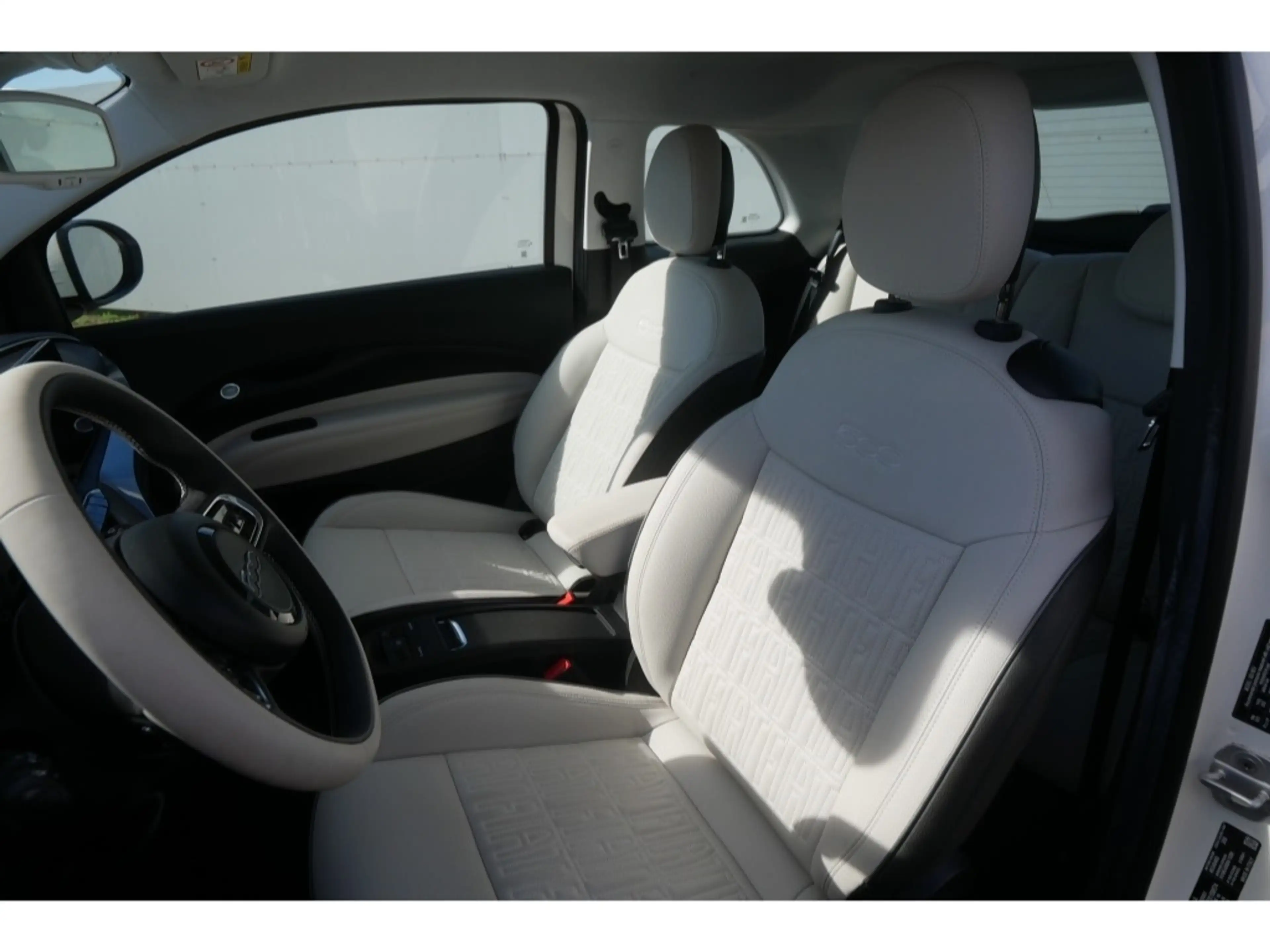 Fiat 500e BY BOCELLI AT 42 Kwh 118PS LED NAVI WINTER — photo 11