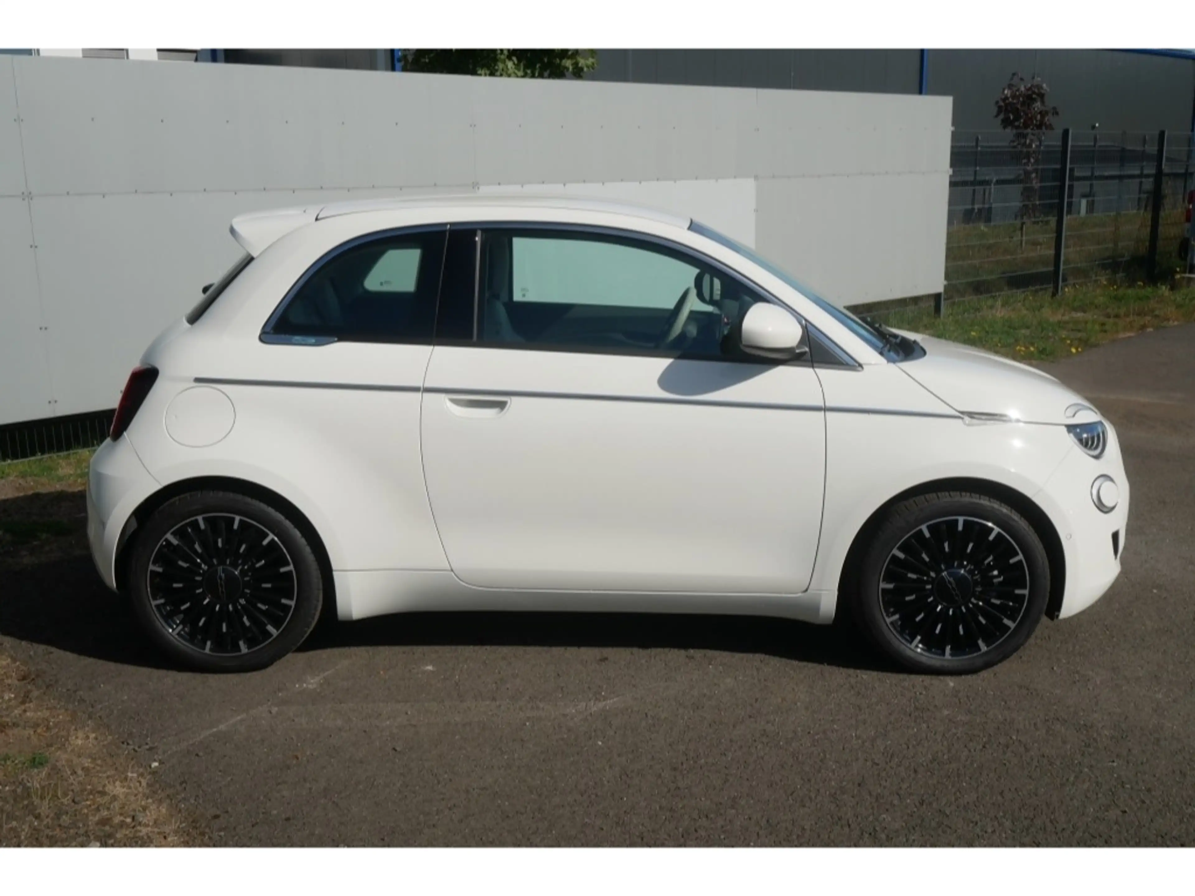 Fiat 500e BY BOCELLI AT 42 Kwh 118PS LED NAVI WINTER — photo 2
