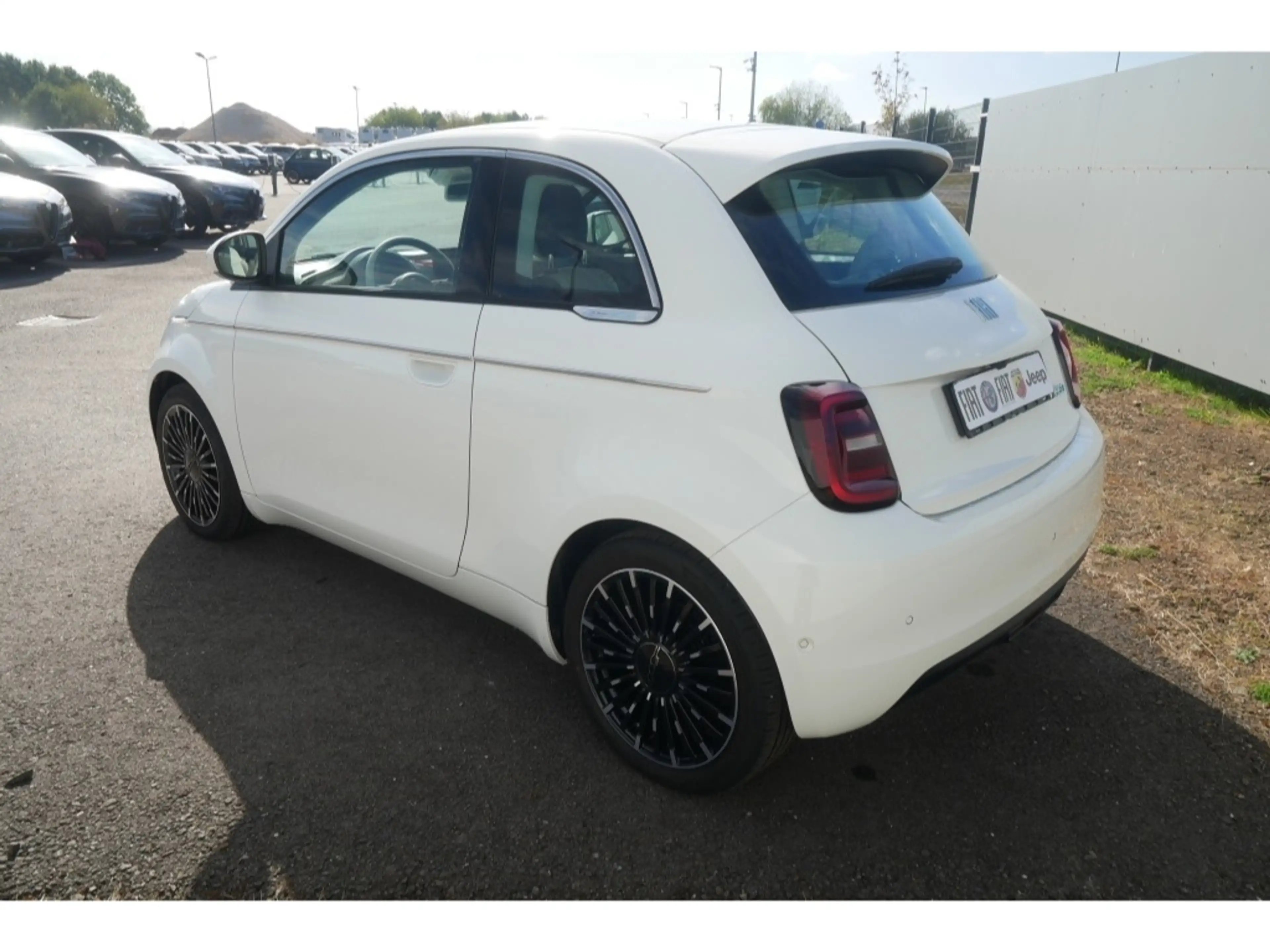 Fiat 500e BY BOCELLI AT 42 Kwh 118PS LED NAVI WINTER — photo 5