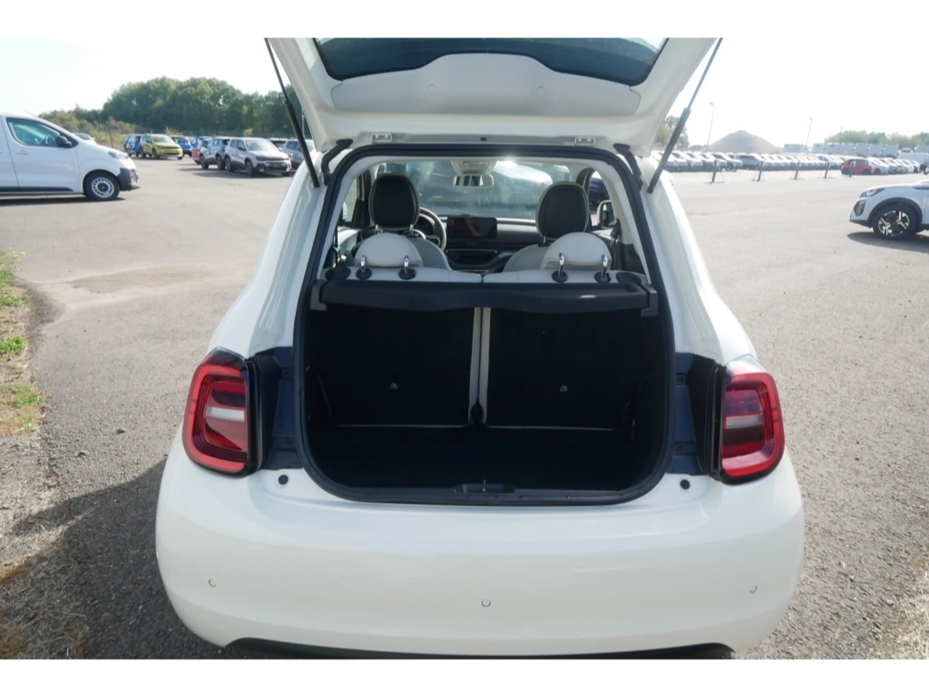 Fiat 500e BY BOCELLI AT 42 Kwh 118PS LED NAVI WINTER — photo 14