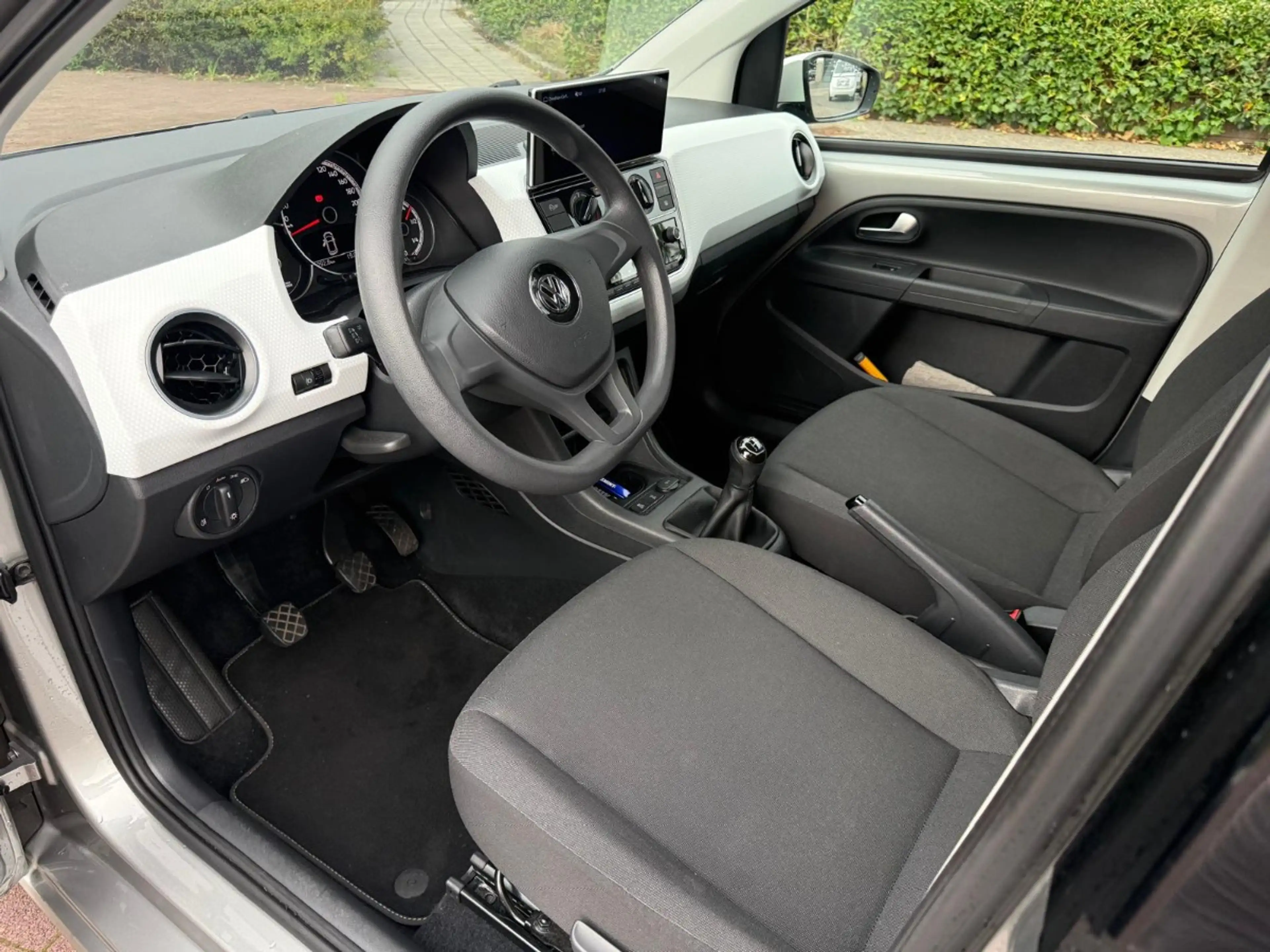 Volkswagen up! | CARPLAY | ALL SEASON | NAP | — photo 10