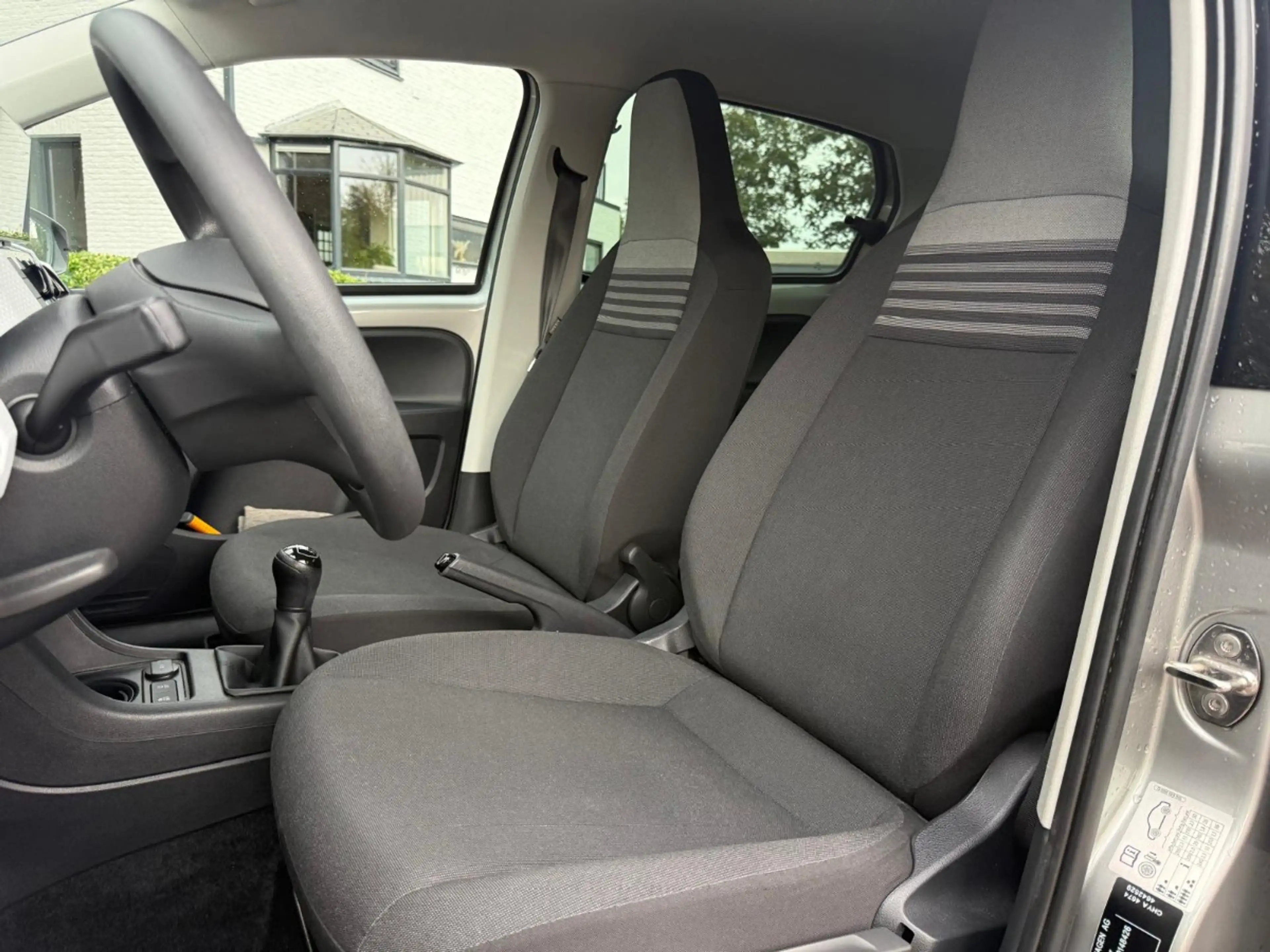 Volkswagen up! | CARPLAY | ALL SEASON | NAP | — photo 11