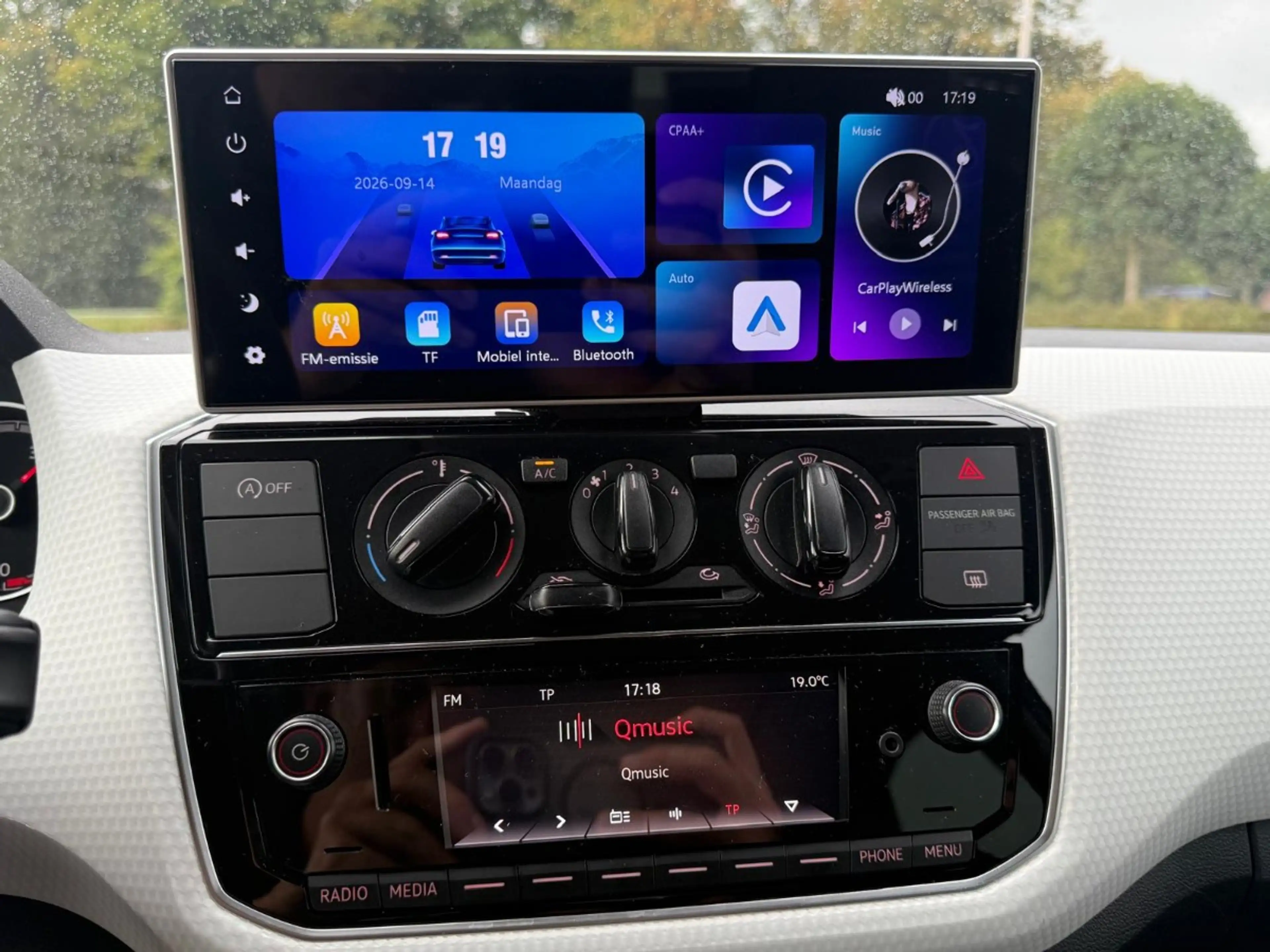 Volkswagen up! | CARPLAY | ALL SEASON | NAP | — photo 14