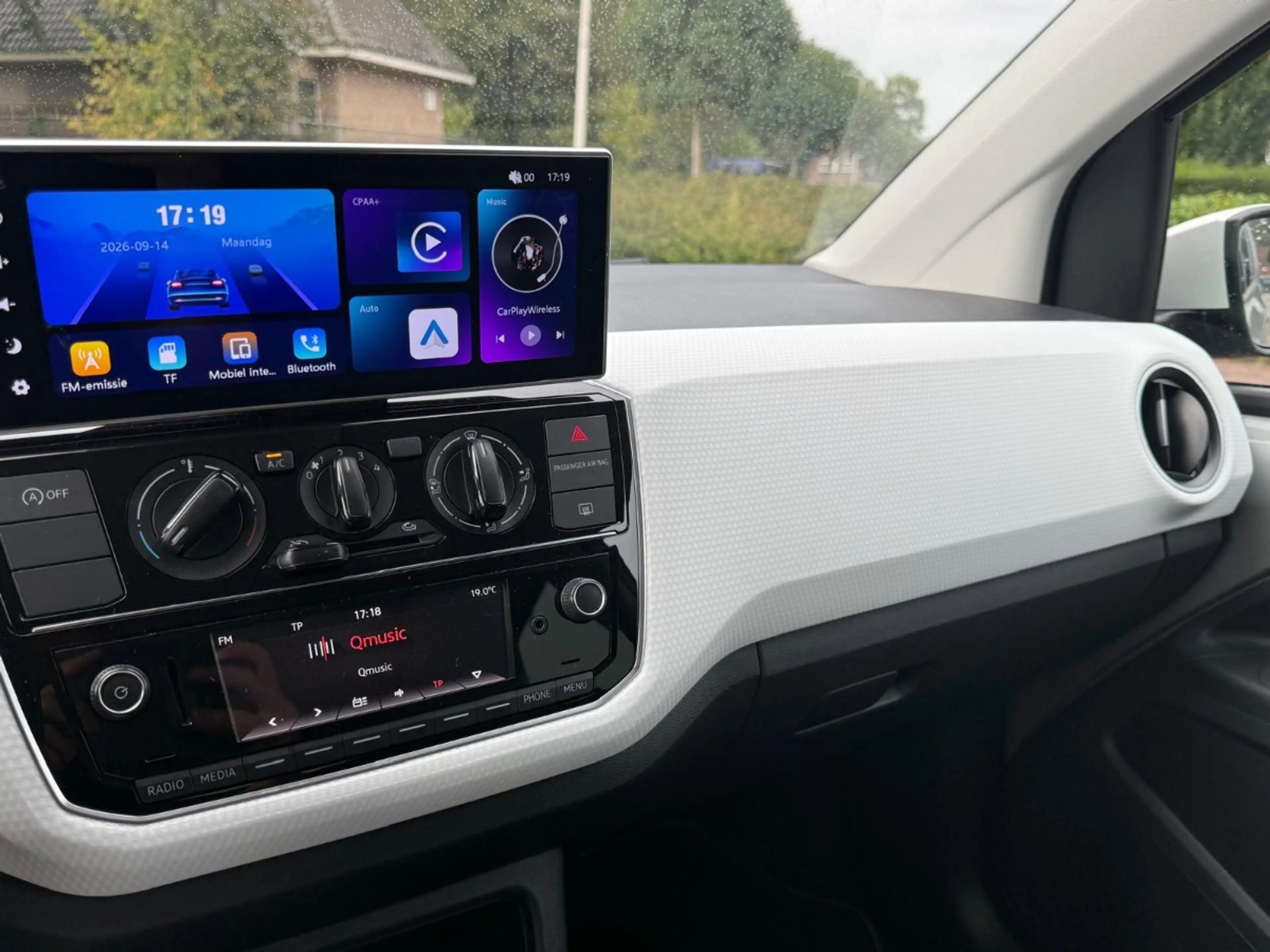 Volkswagen up! | CARPLAY | ALL SEASON | NAP | — photo 7