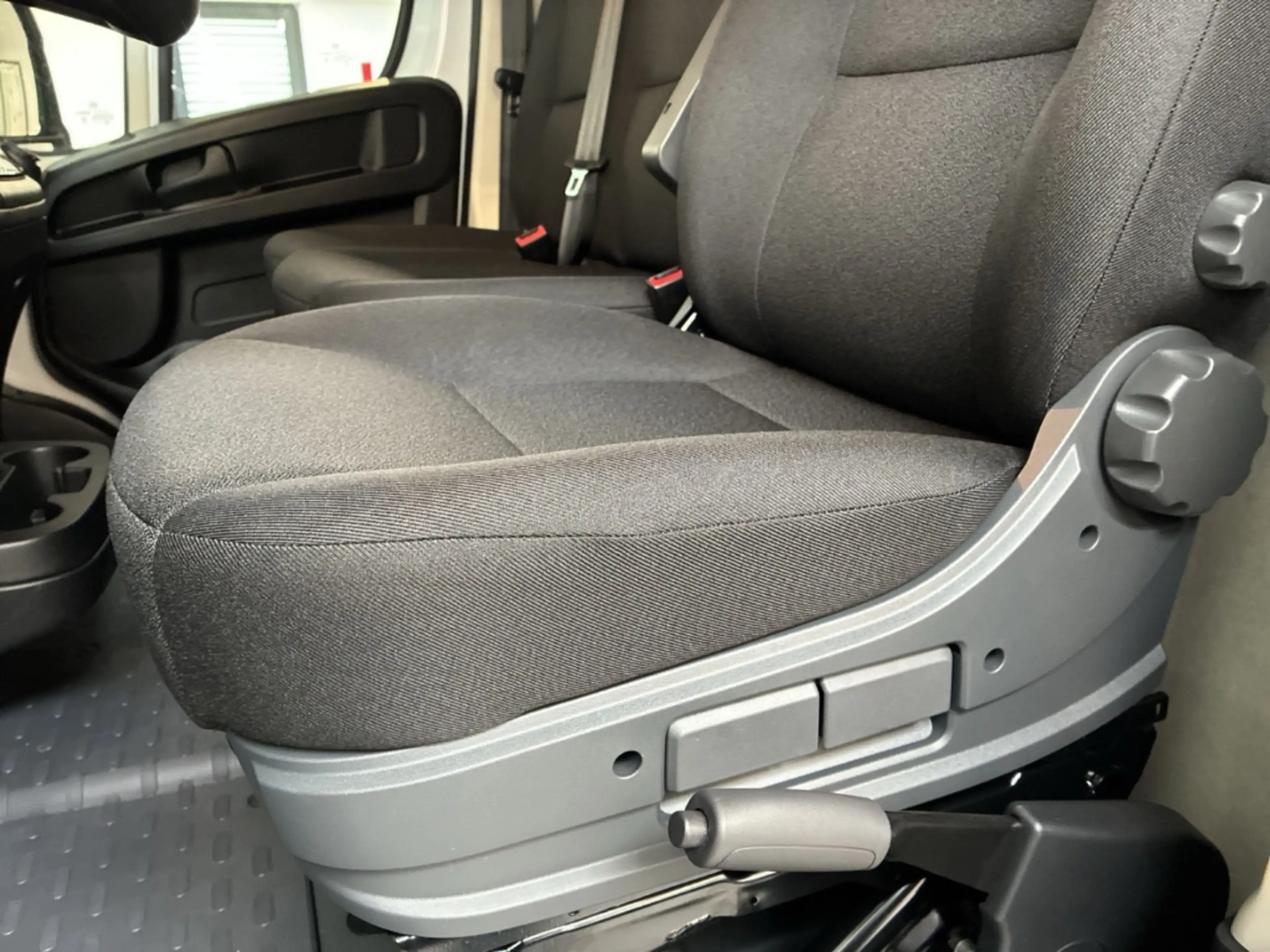 Citroen Jumper Kasten D140 L2H2 3.5t PDC Kamera Klima Tempomat — photo 11