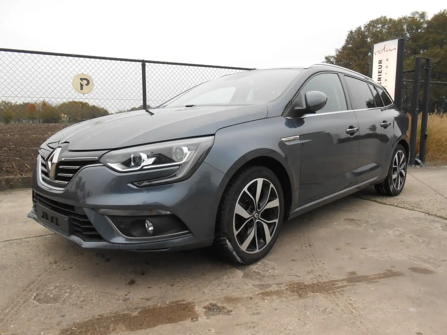 Renault Megane Megane Grandtour TCe 140 GPF BOSE EDITION Bleu - 2