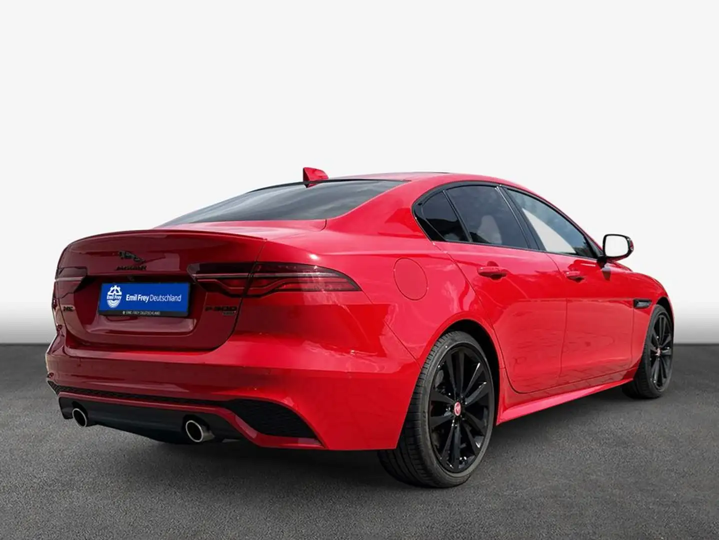 Jaguar XE P300 AWD Aut. R-Dynamic SE Red - 2