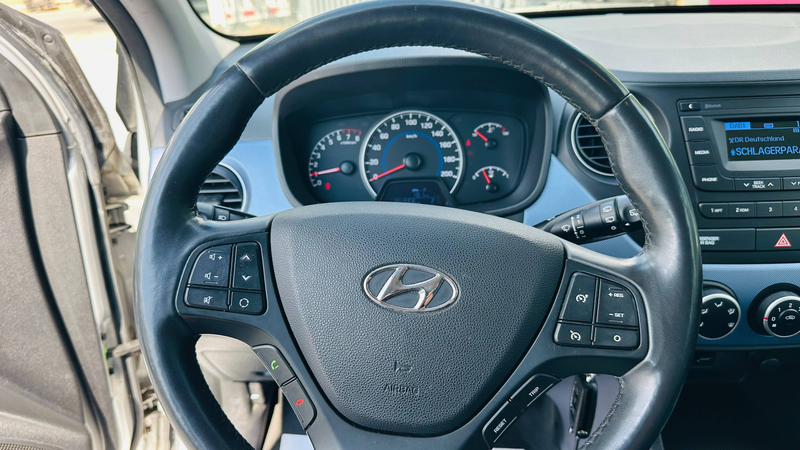 Hyundai i10 Trend 84800 KM KLIMA TEMPOMAT EINPARHILFE SITZHEIZUNG TÜV NEU — photo 15