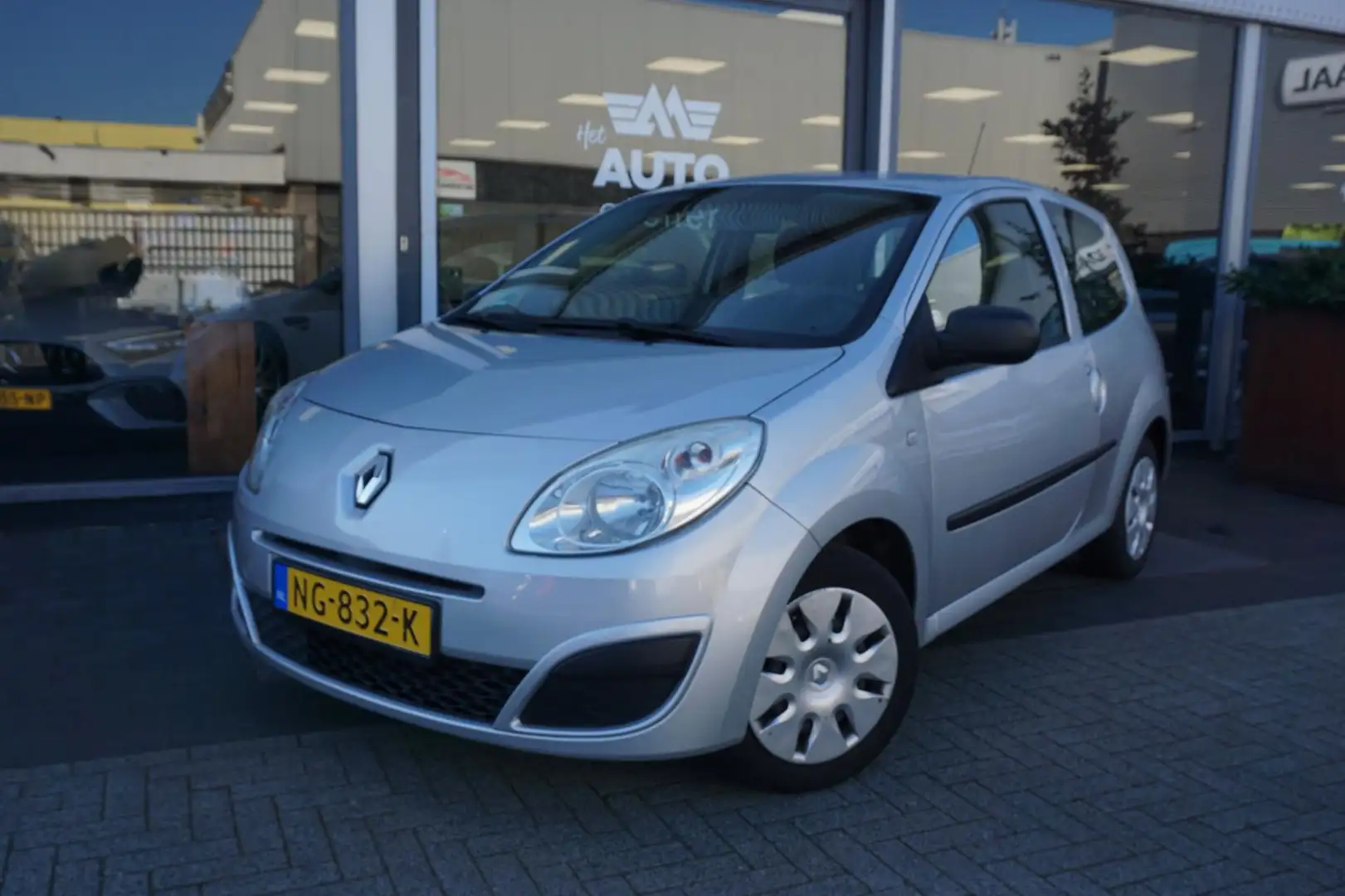 Renault Twingo 1.2 Authentique Grijs - 1