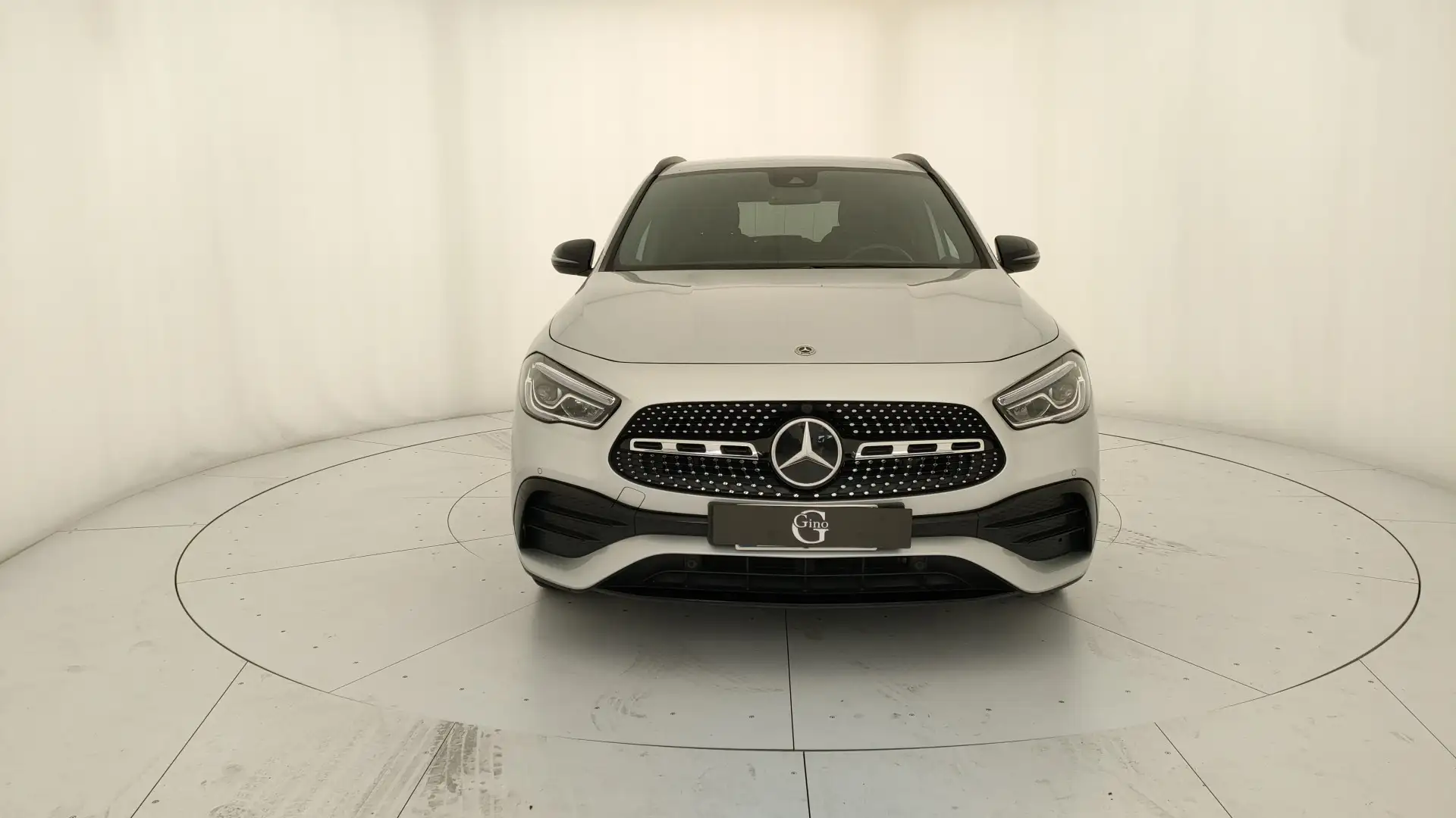 Mercedes-Benz GLA 200 d Premium auto Argento - 2