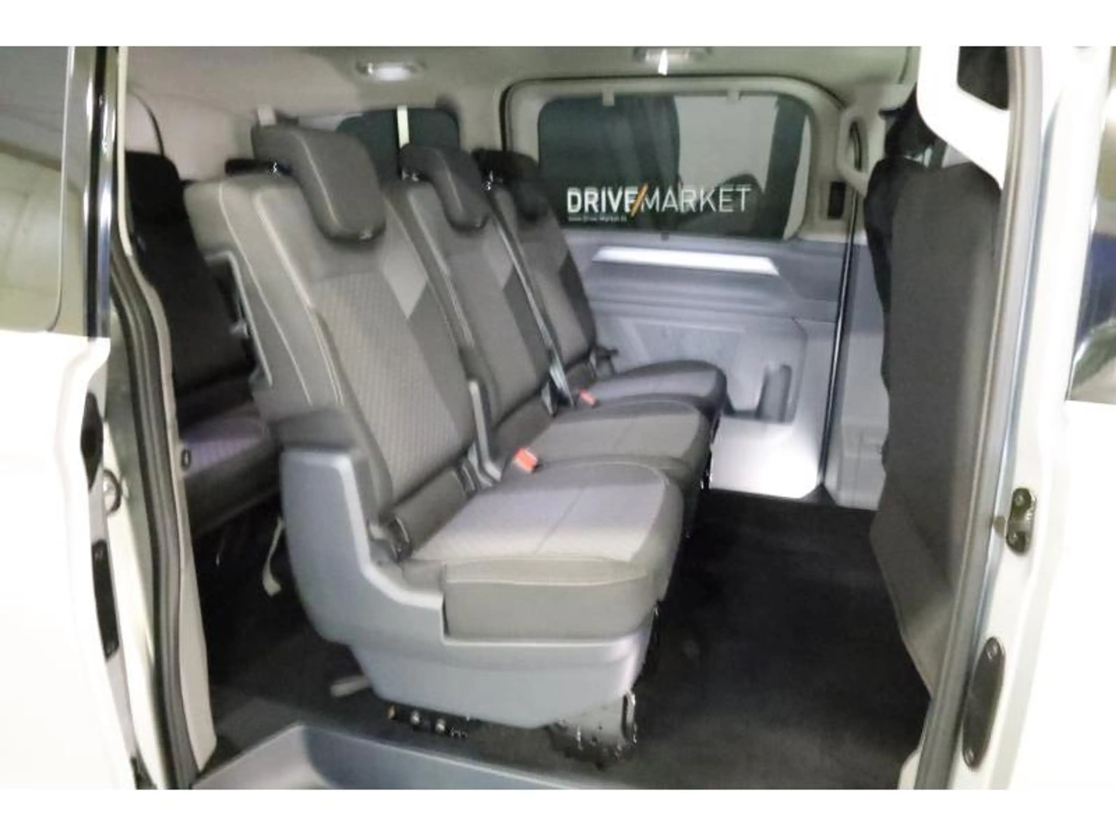 Volkswagen T7 Caravelle Style Court 9P — photo 14