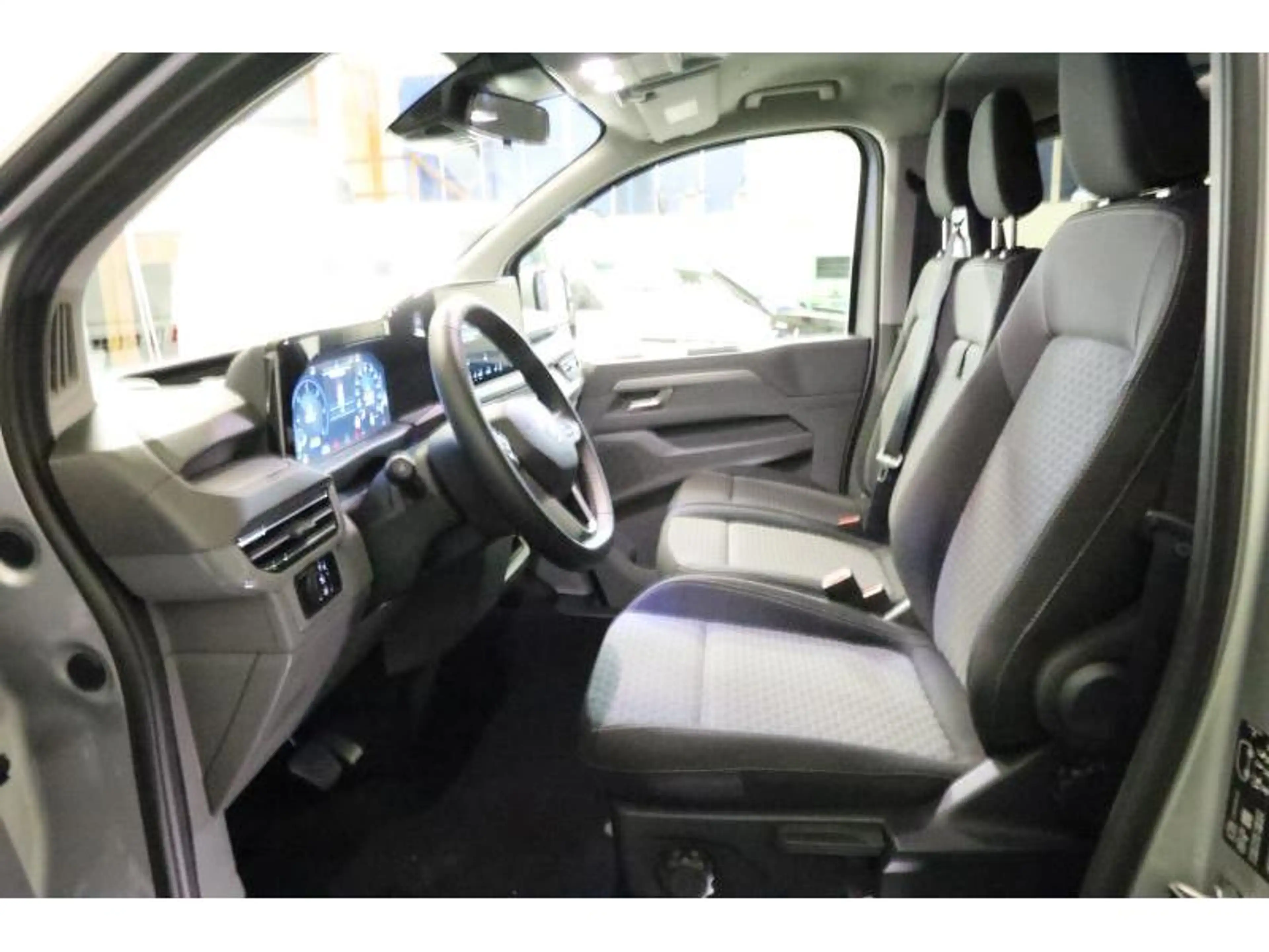 Volkswagen T7 Caravelle Style Court 9P — photo 10