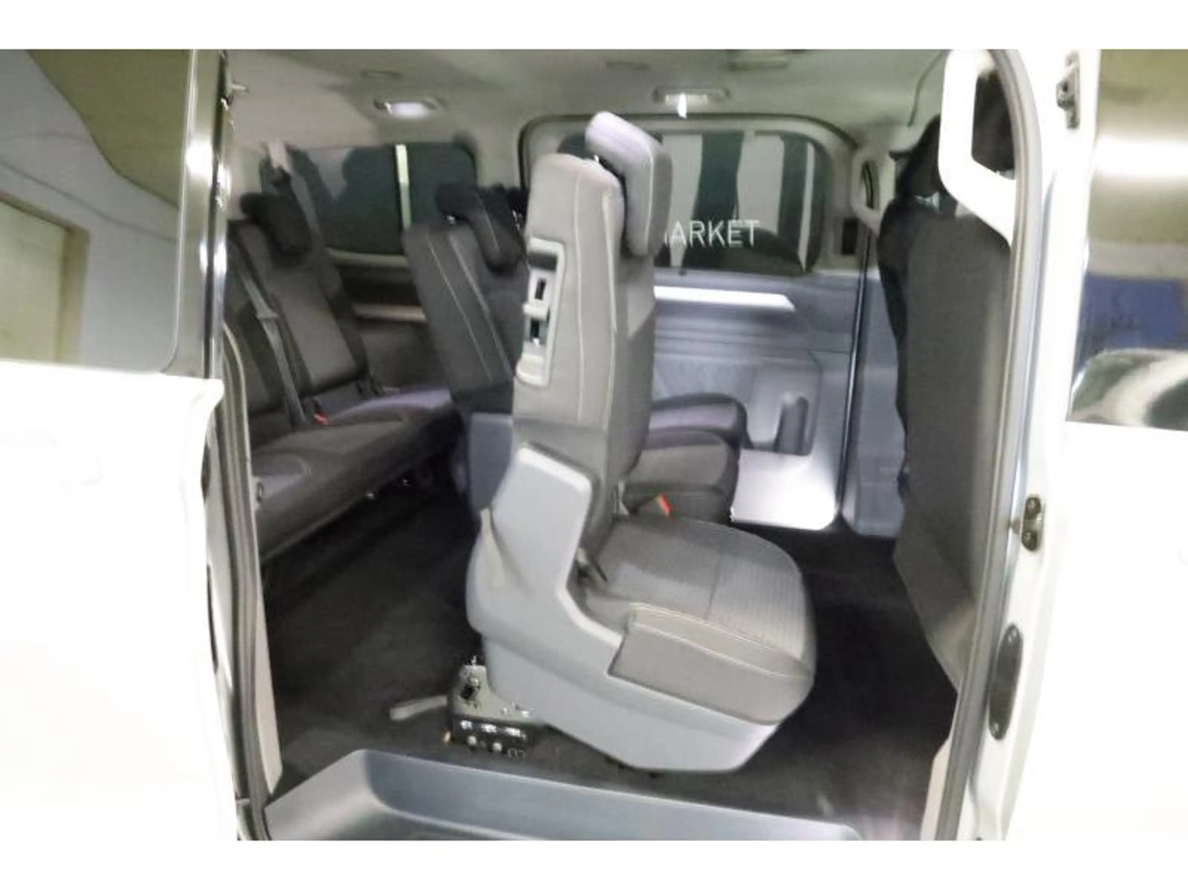 Volkswagen T7 Caravelle Style Court 9P — photo 5