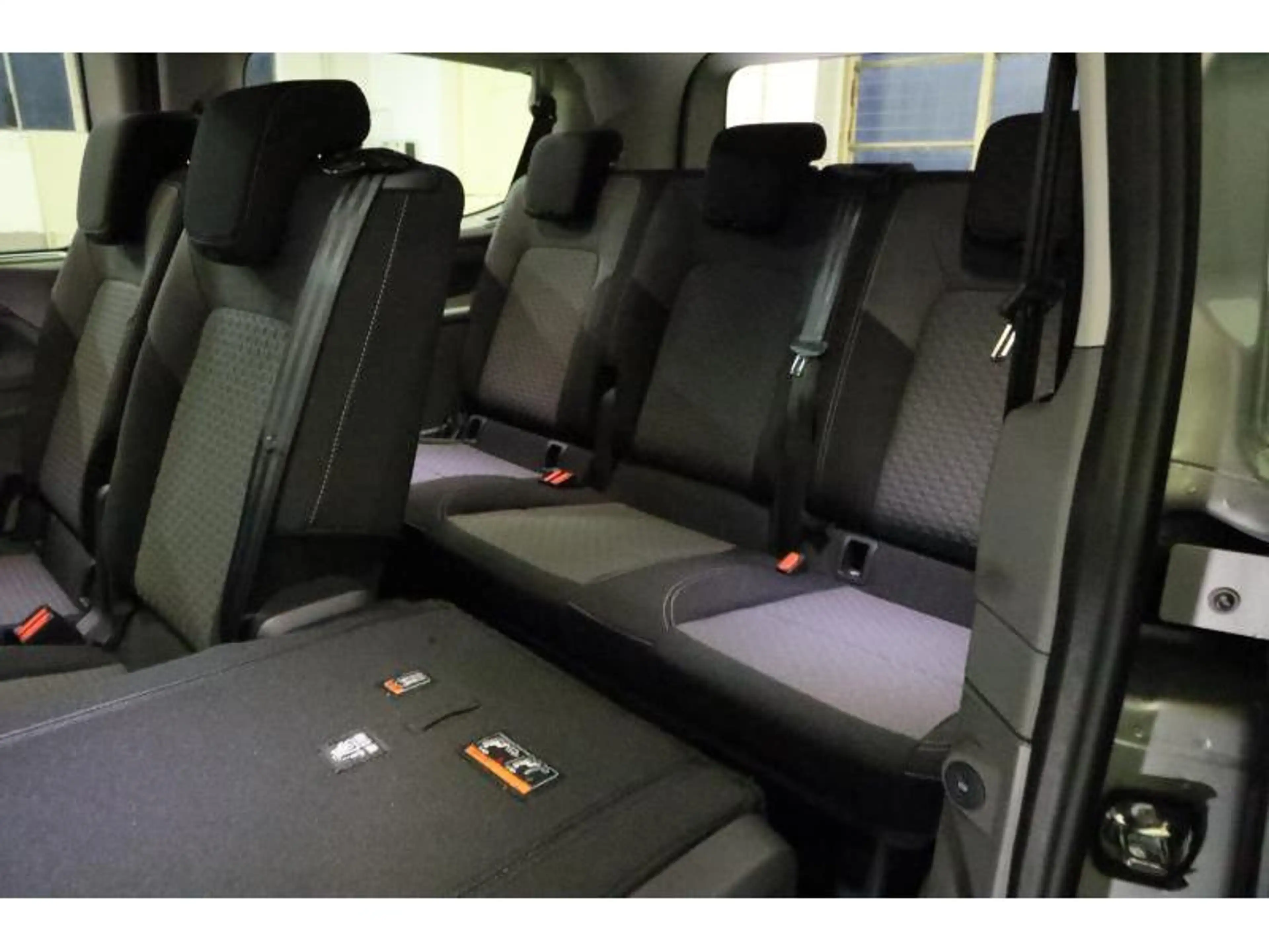 Volkswagen T7 Caravelle Style Court 9P — photo 13