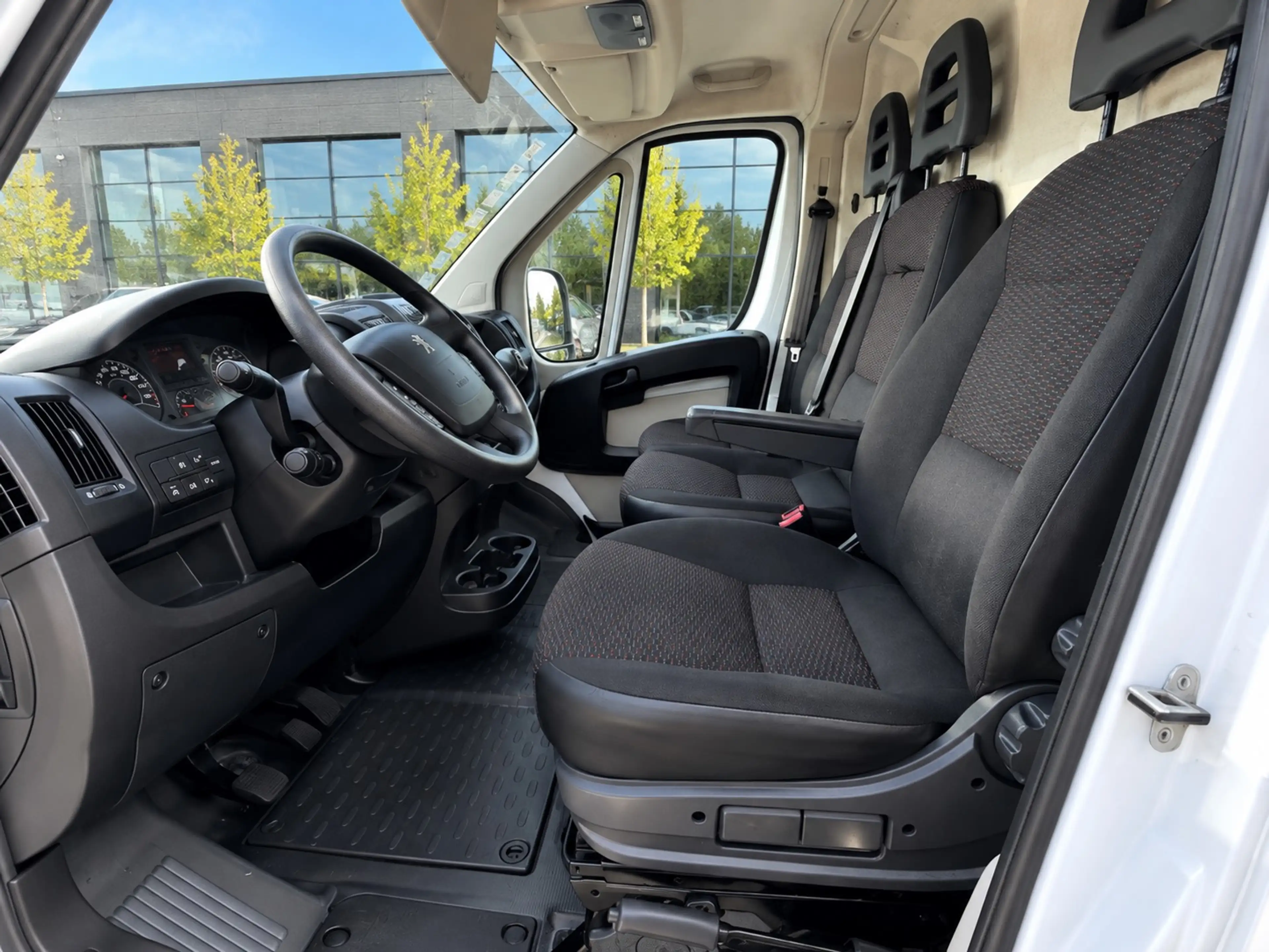 Peugeot Boxer Boxer 2.0 BlueHDi L2H2 PRO S/S Navi /Regulateur/(GARANTIE 12 MOIS) — photo 8