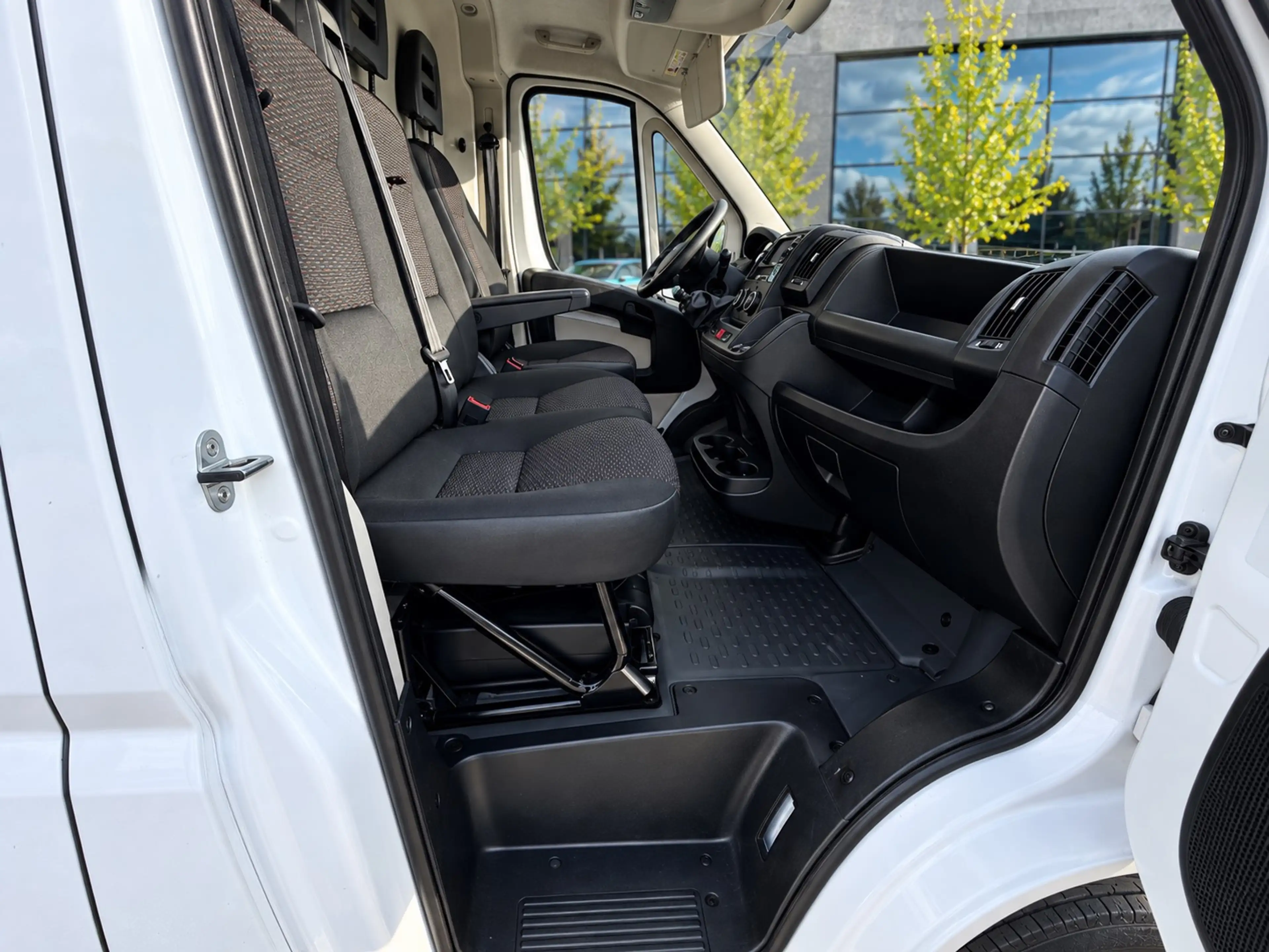 Peugeot Boxer Boxer 2.0 BlueHDi L2H2 PRO S/S Navi /Regulateur/(GARANTIE 12 MOIS) — photo 7