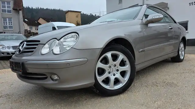 Mercedes-Benz CLK 240 +TÜV+1HAND+GARANTIE+NAVI+LEDER+SCHIEBED.