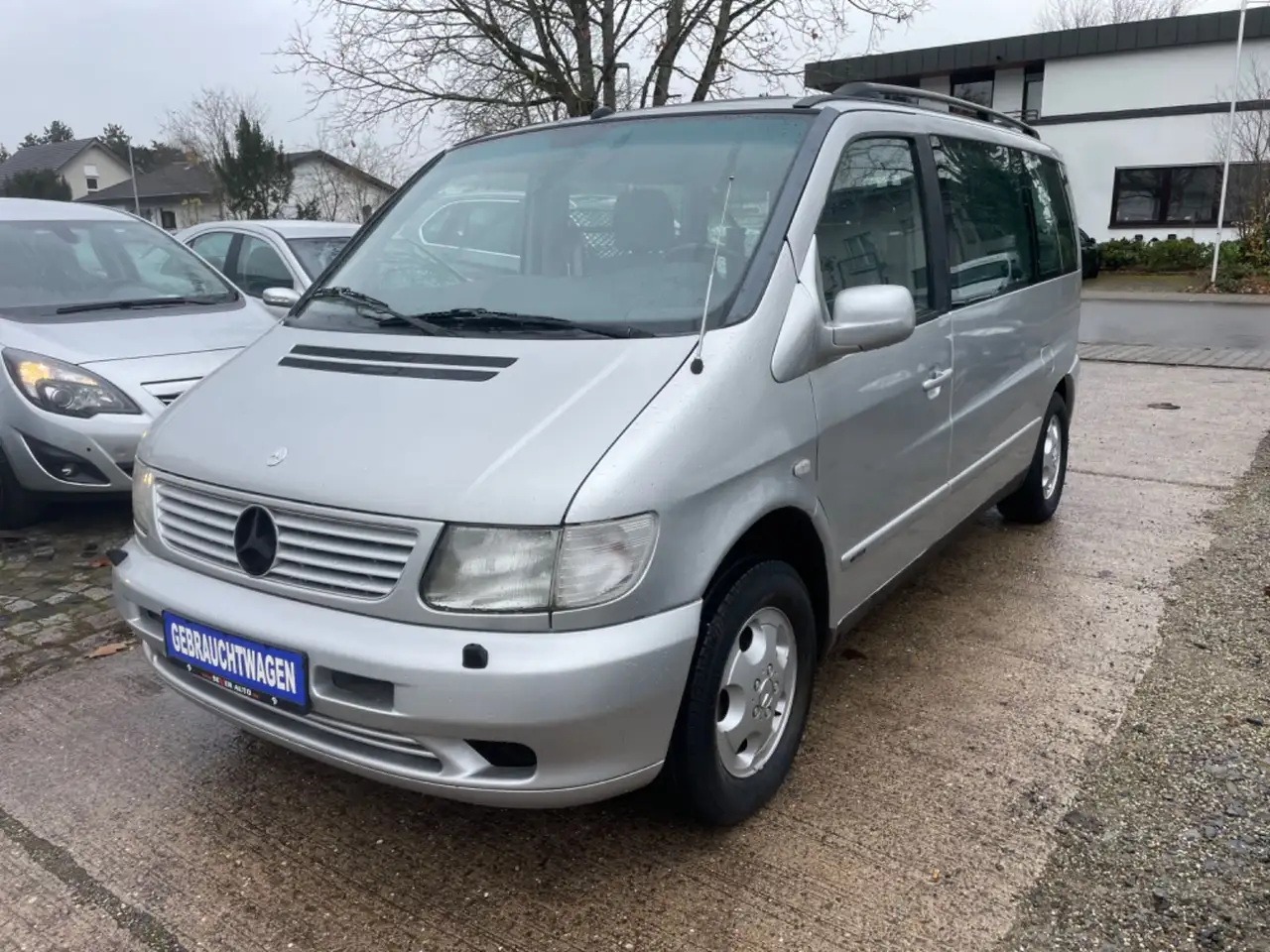 Mercedes-Benz V 220 CDI AUTOMATIK mit Rollstuhl-Rampe TÜV NEU, foto 1