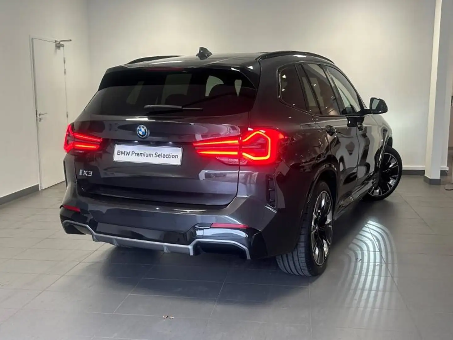BMW iX3 M Sport 286ch Inspiring Grau - 2