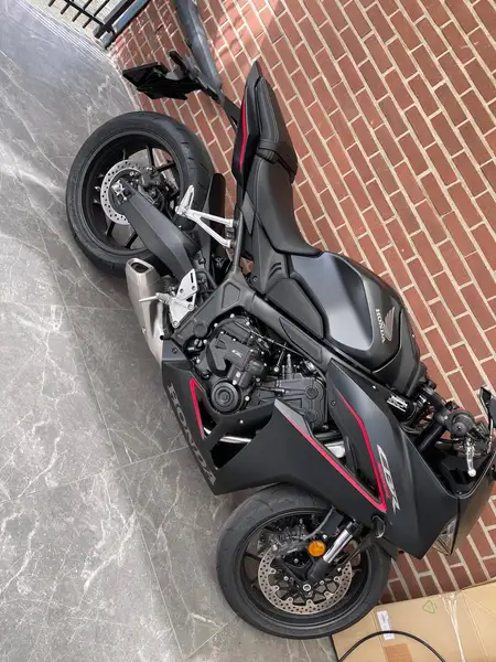 Honda CBR 650 - foto 5