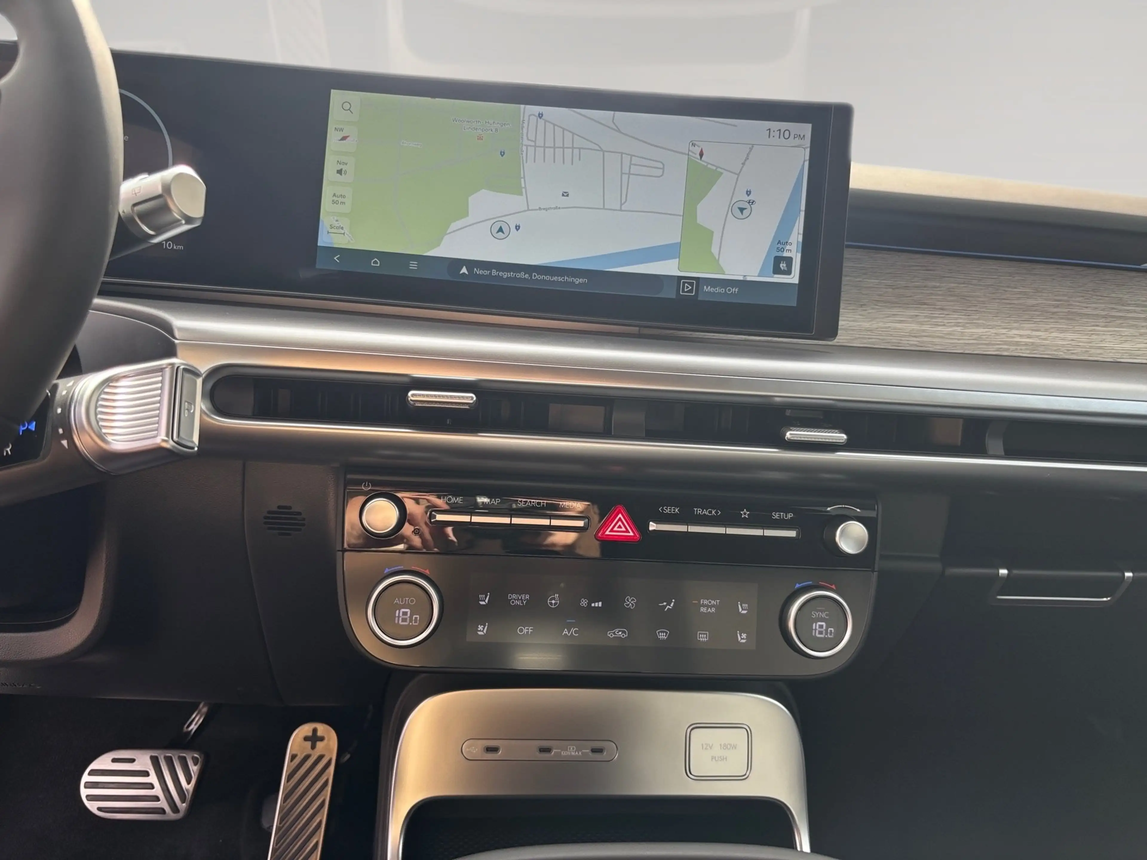 Hyundai IONIQ 9 110kWh CENTRIQ 7-Sitzer 4WD Panoramadach — photo 9