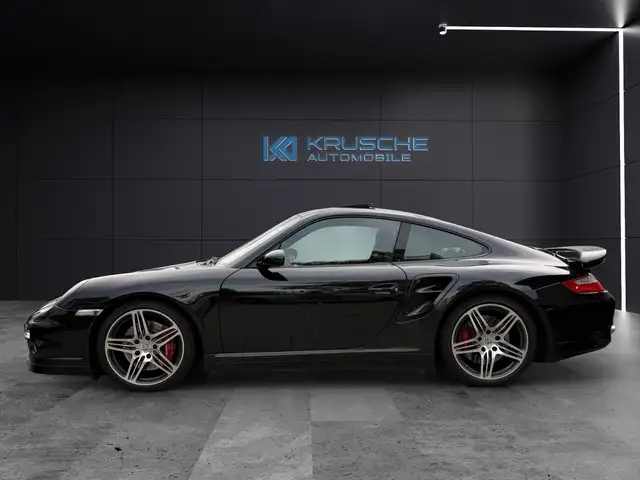 Porsche 911 view 2