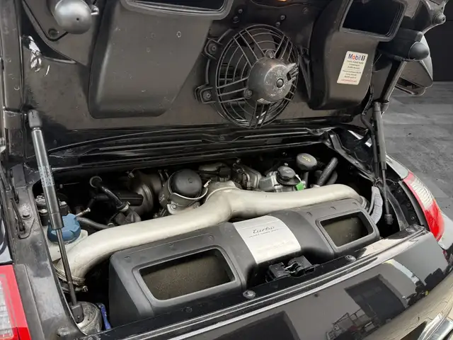 Porsche 911 view 18