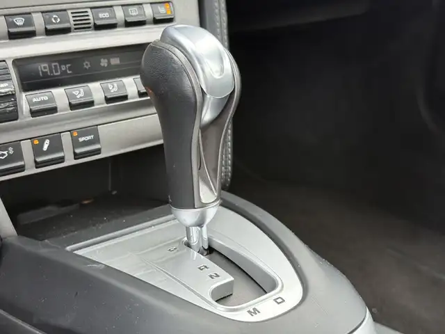 Porsche 911 view 29