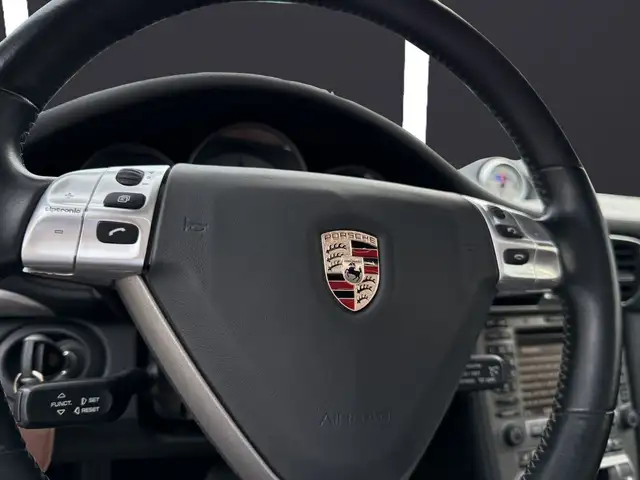 Porsche 911 view 24