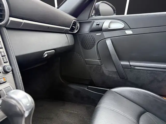 Porsche 911 view 30