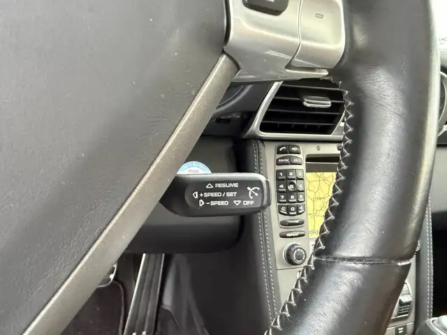 Porsche 911 view 25