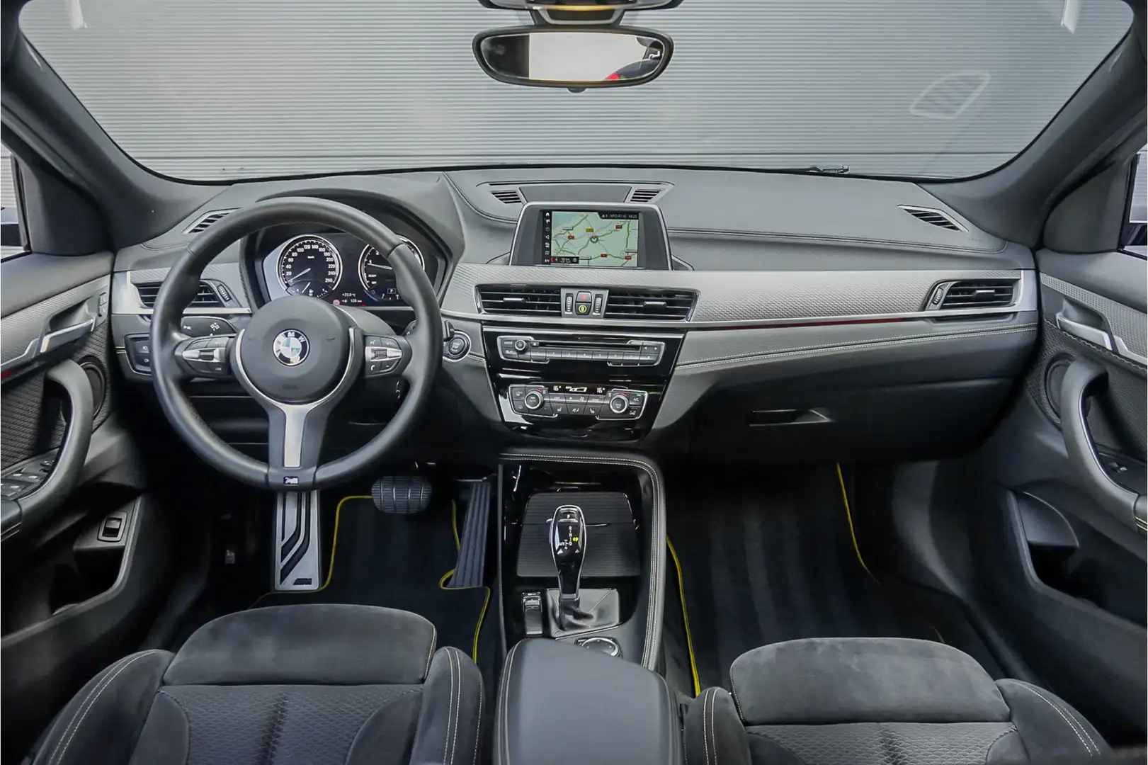 BMW X2 sDrive20i M-Sport High Ex Shadow Navi Trekhaak 19" Чорний - 2