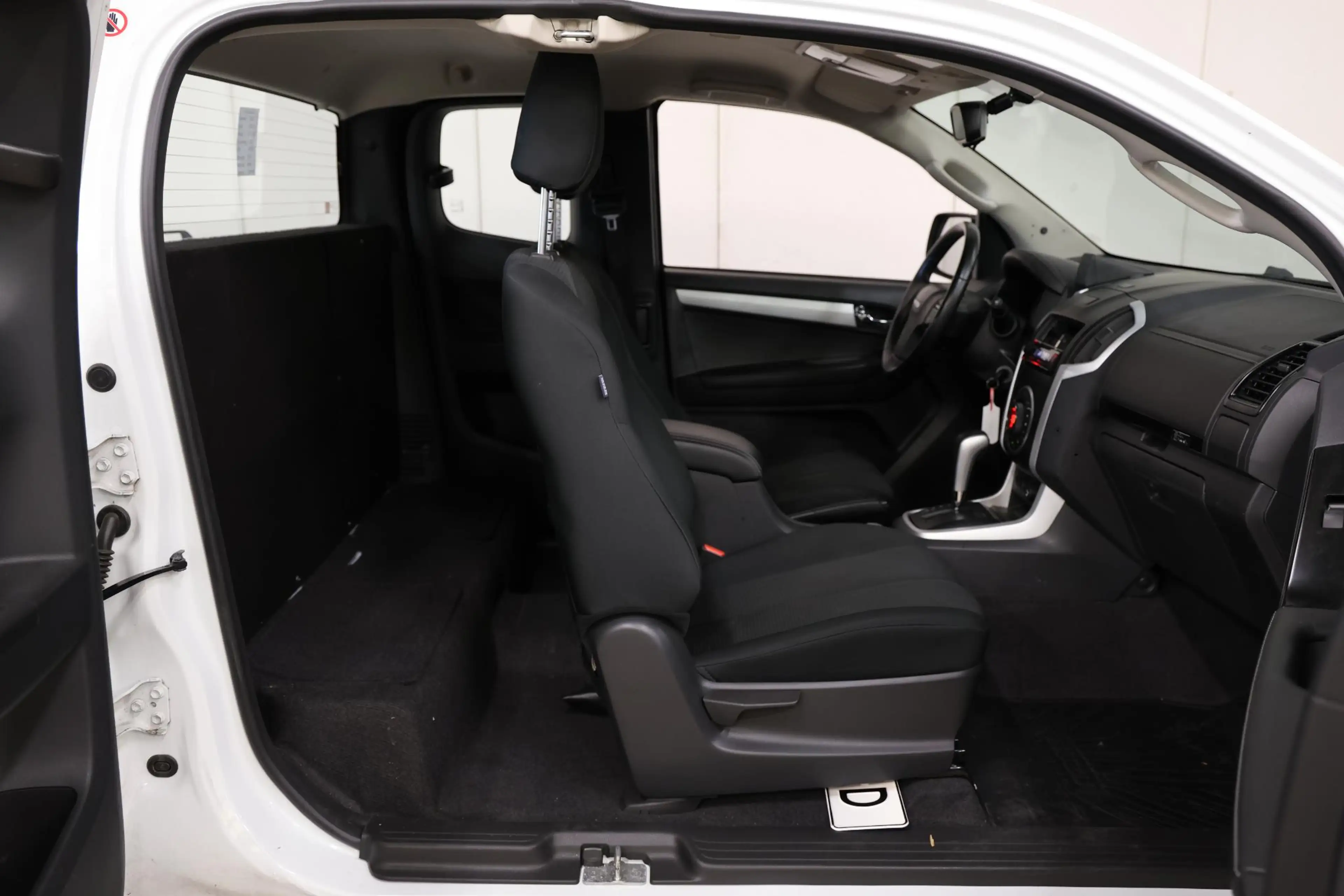Isuzu D-Max 1.9 Extended Cab 3500KG TREKHAAK EURO 6 — photo 7