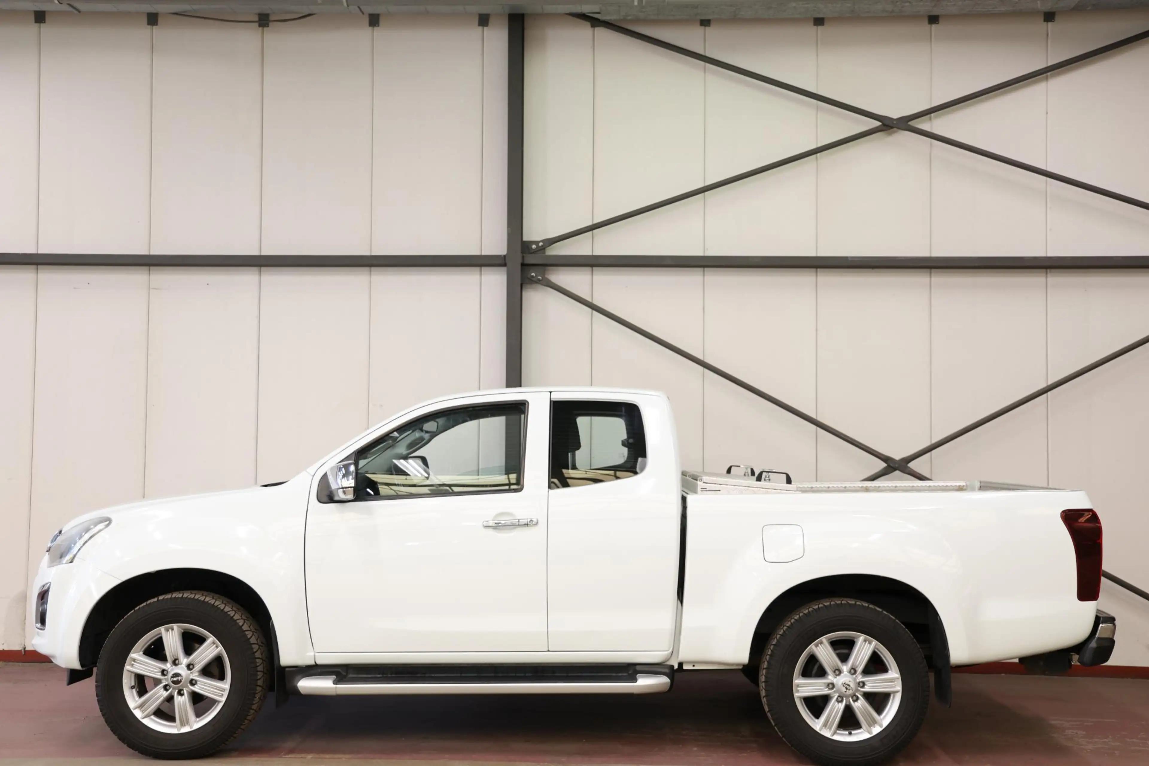 Isuzu D-Max 1.9 Extended Cab 3500KG TREKHAAK EURO 6 — photo 4