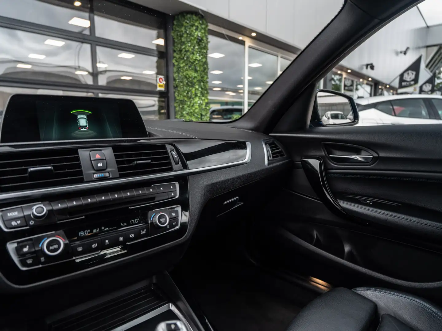 BMW 118 1-serie 118i Edition Sport Line Shadow High Execut Blauw - 2