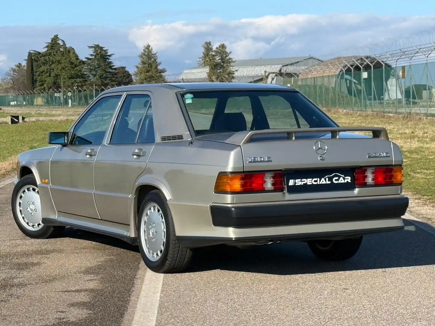 Mercedes-Benz 190 2.3 E 16V. ""KM 105.000"" Top Condition Beige - 2