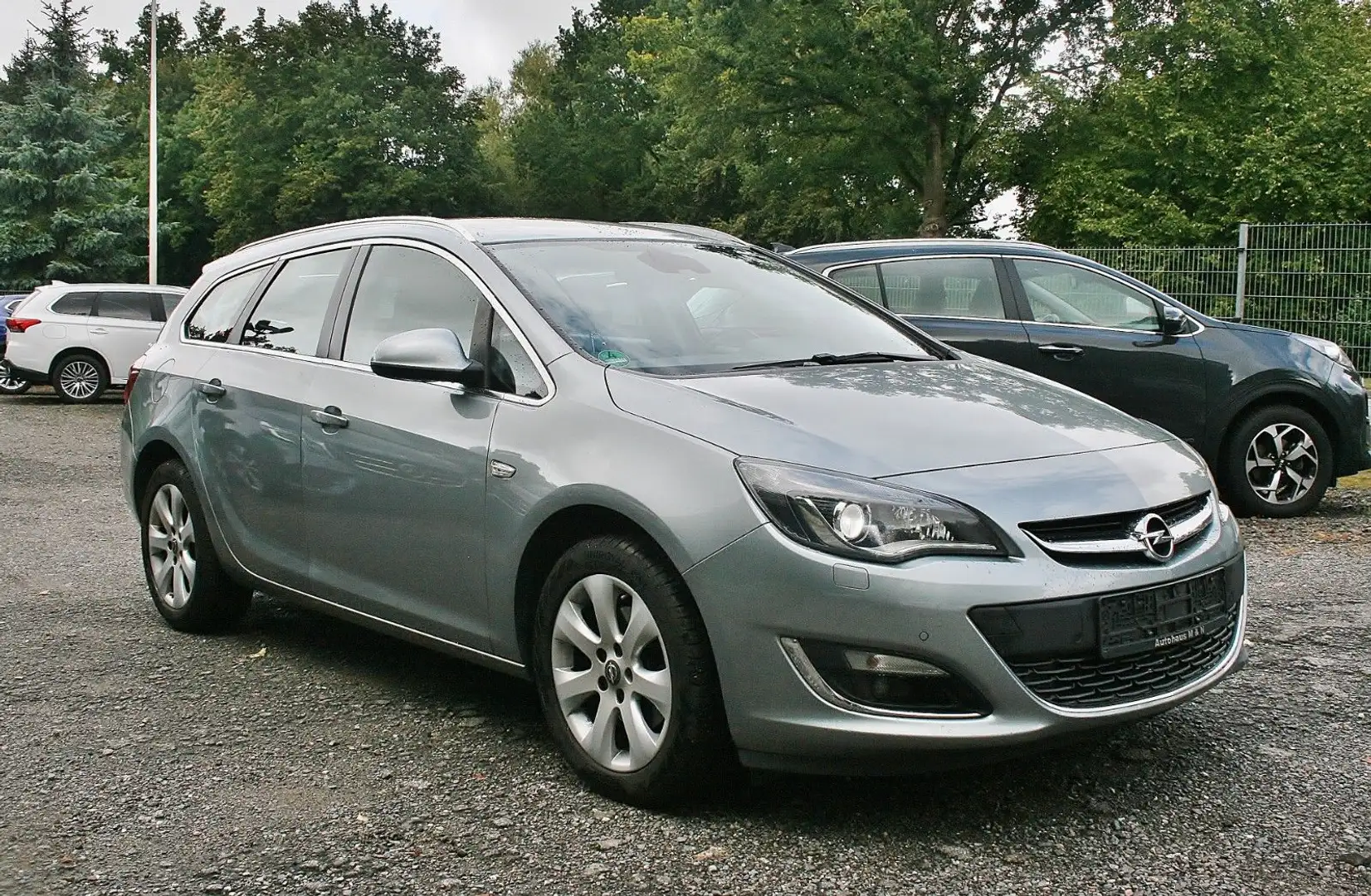 Opel Astra J Sports Tourer Exklusiv+Xenon+Navi+HZ+PDC Argent - 2
