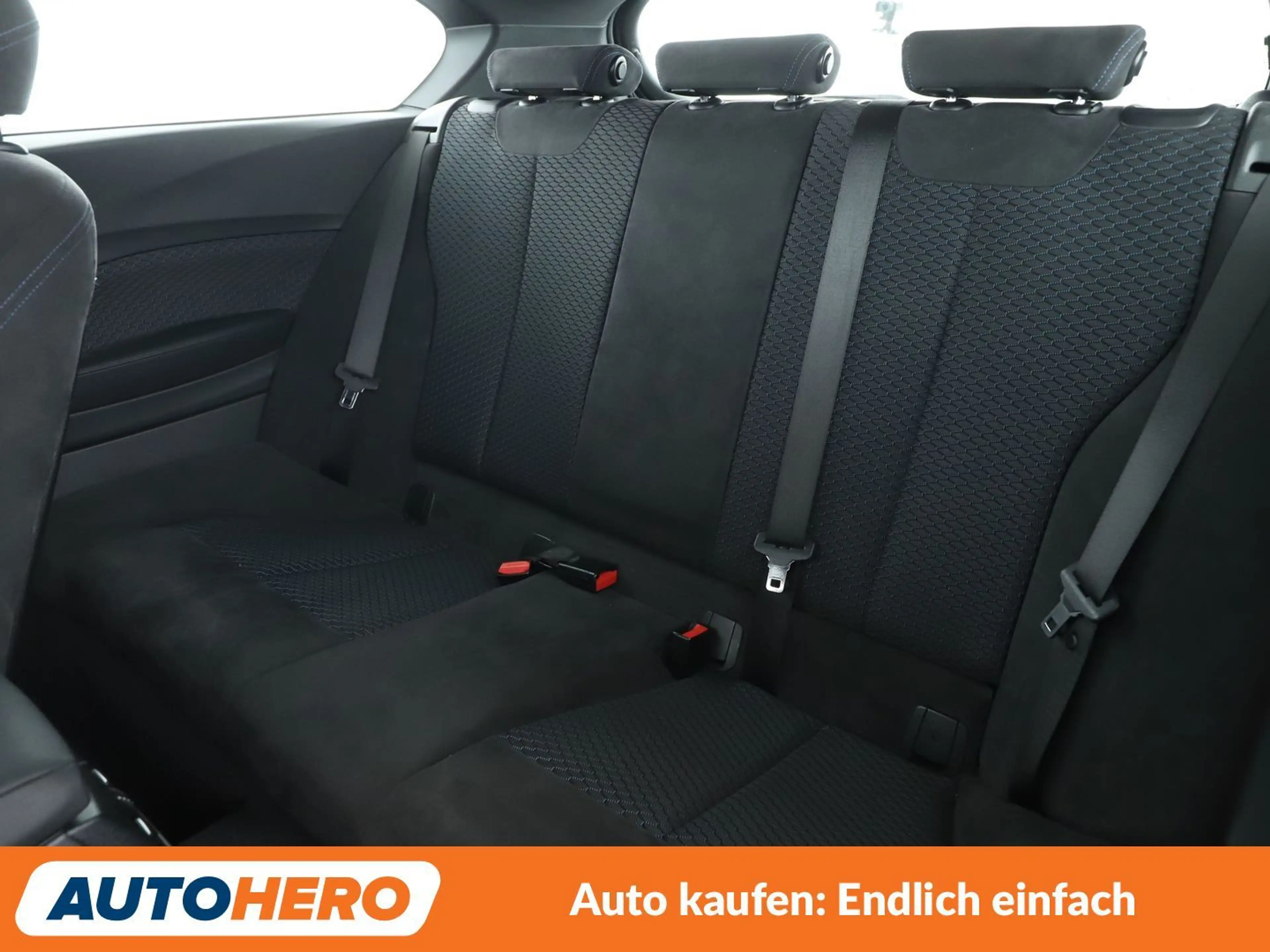 BMW 140 M140i xDrive — photo 14