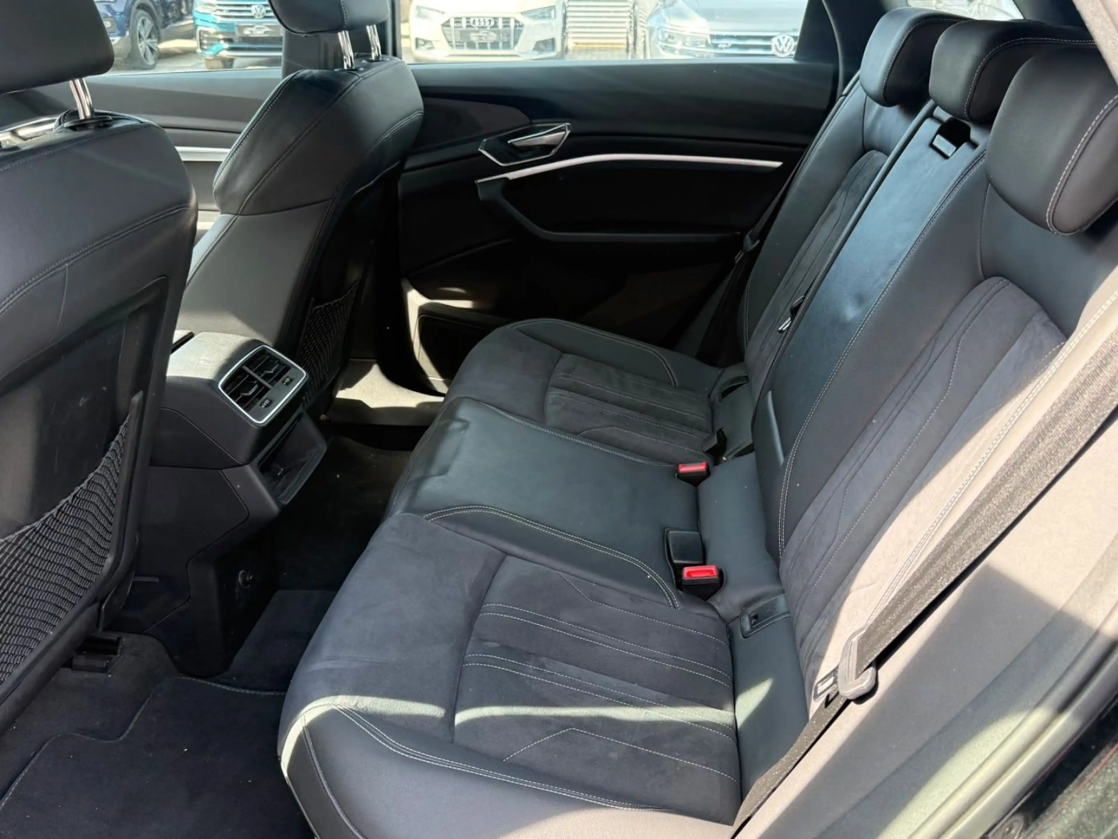 Audi Q8 e-tron e-tron 55 quattro S line — photo 10