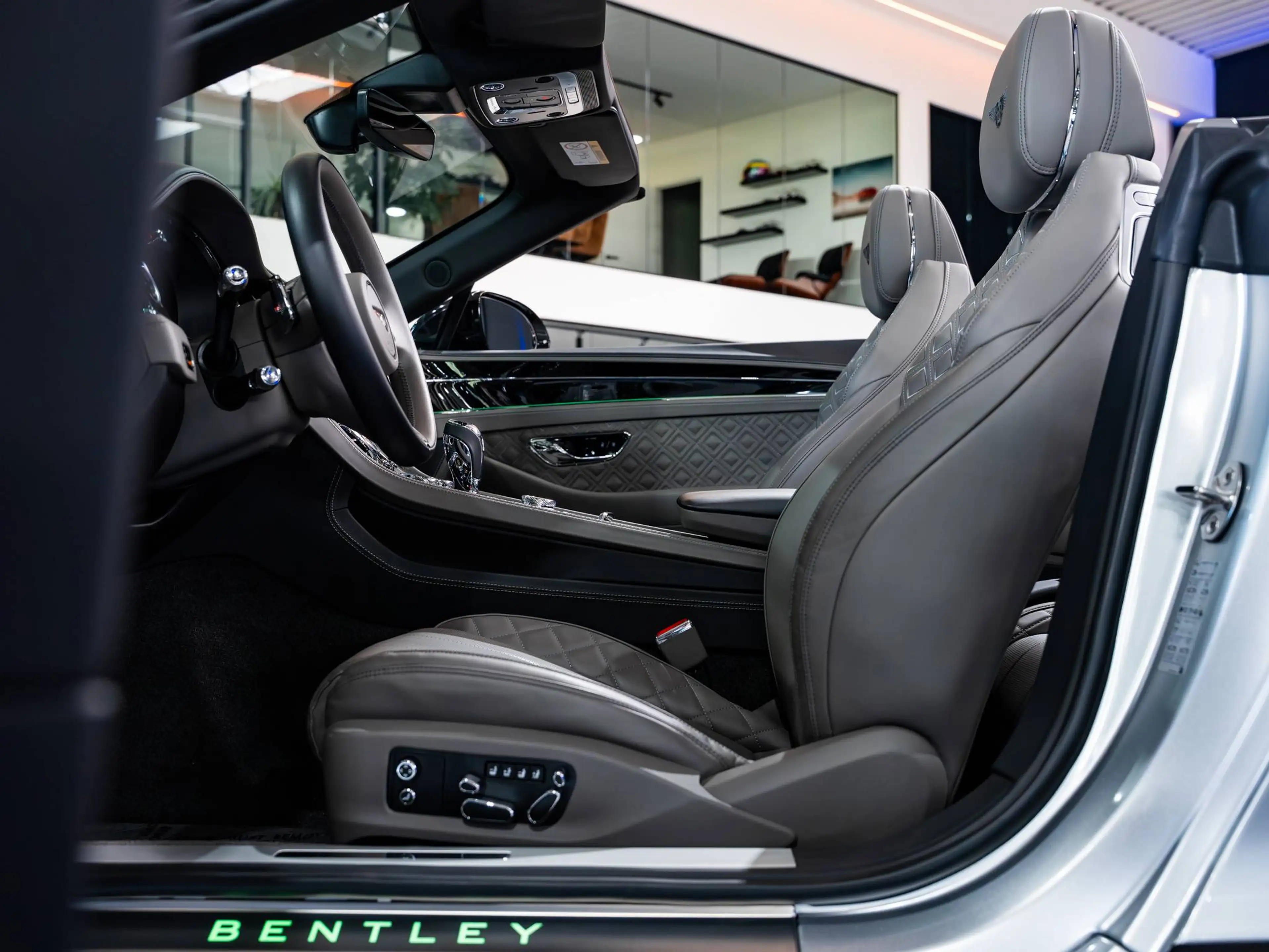 Bentley Continental GTC 4.0 V8 - Mulliner - HUD - Full PPF - Titan Grey — photo 13