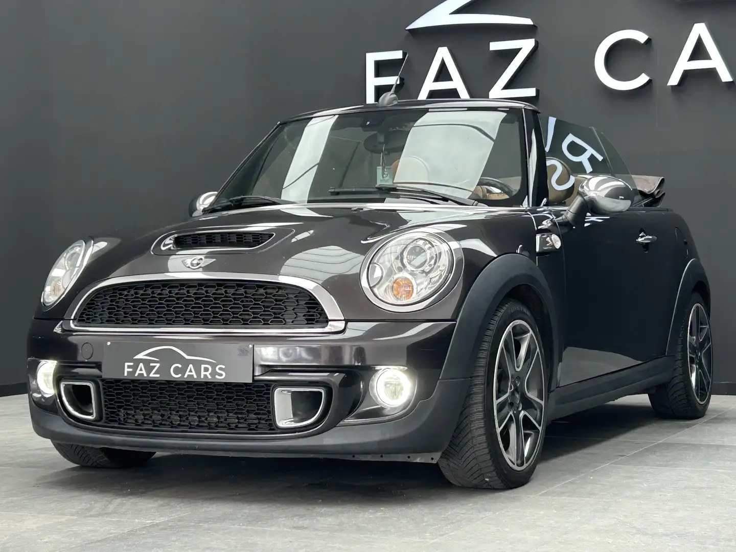 MINI Cooper SD Cabrio 2.0 D * XENON + CUIR + GPS + JANTES + REGU * Gris - 2