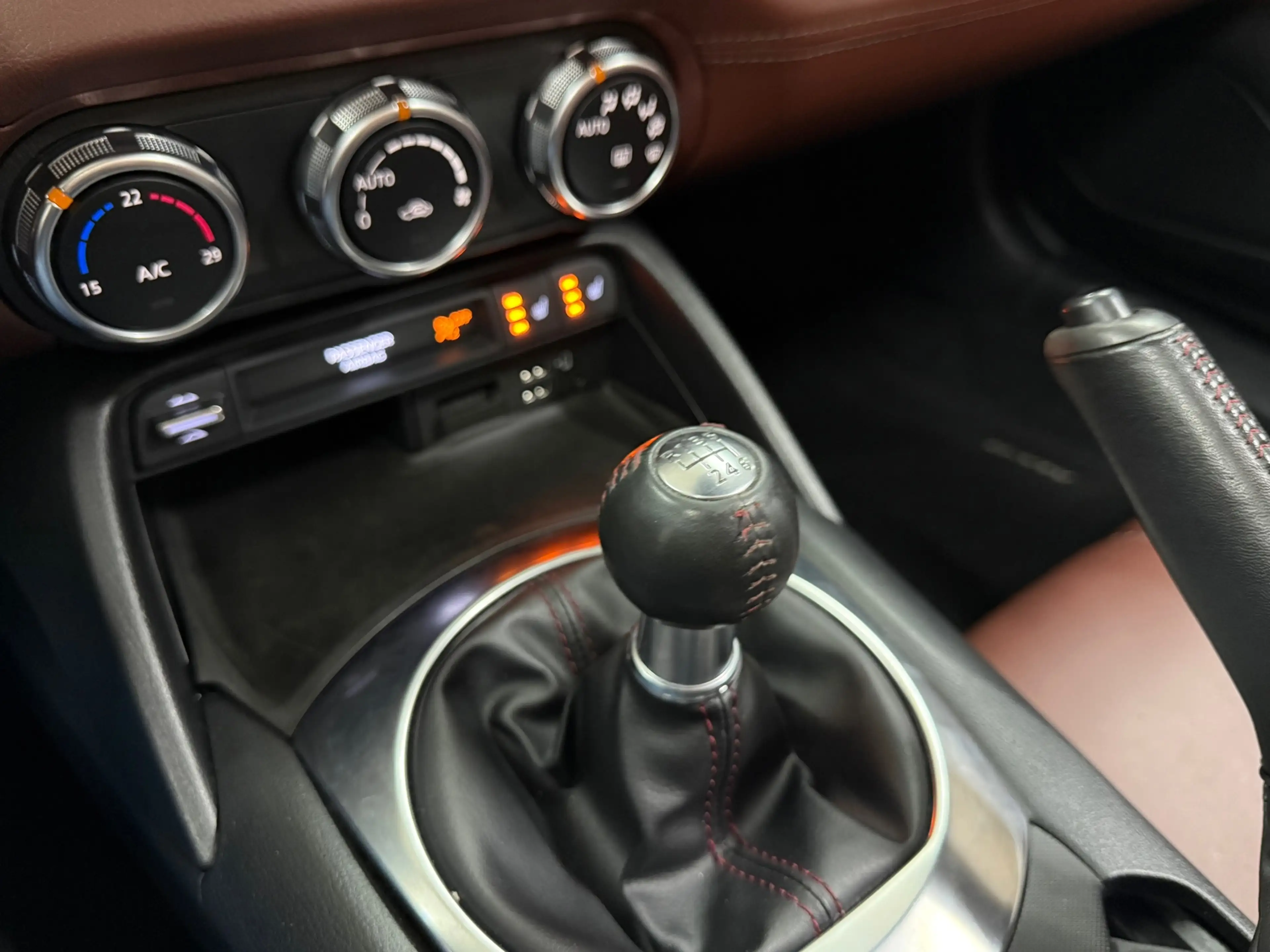 Mazda MX-5 RF 2.0 SkyActiv-G 160 GT-M | Targa | Takumi Leder — photo 11
