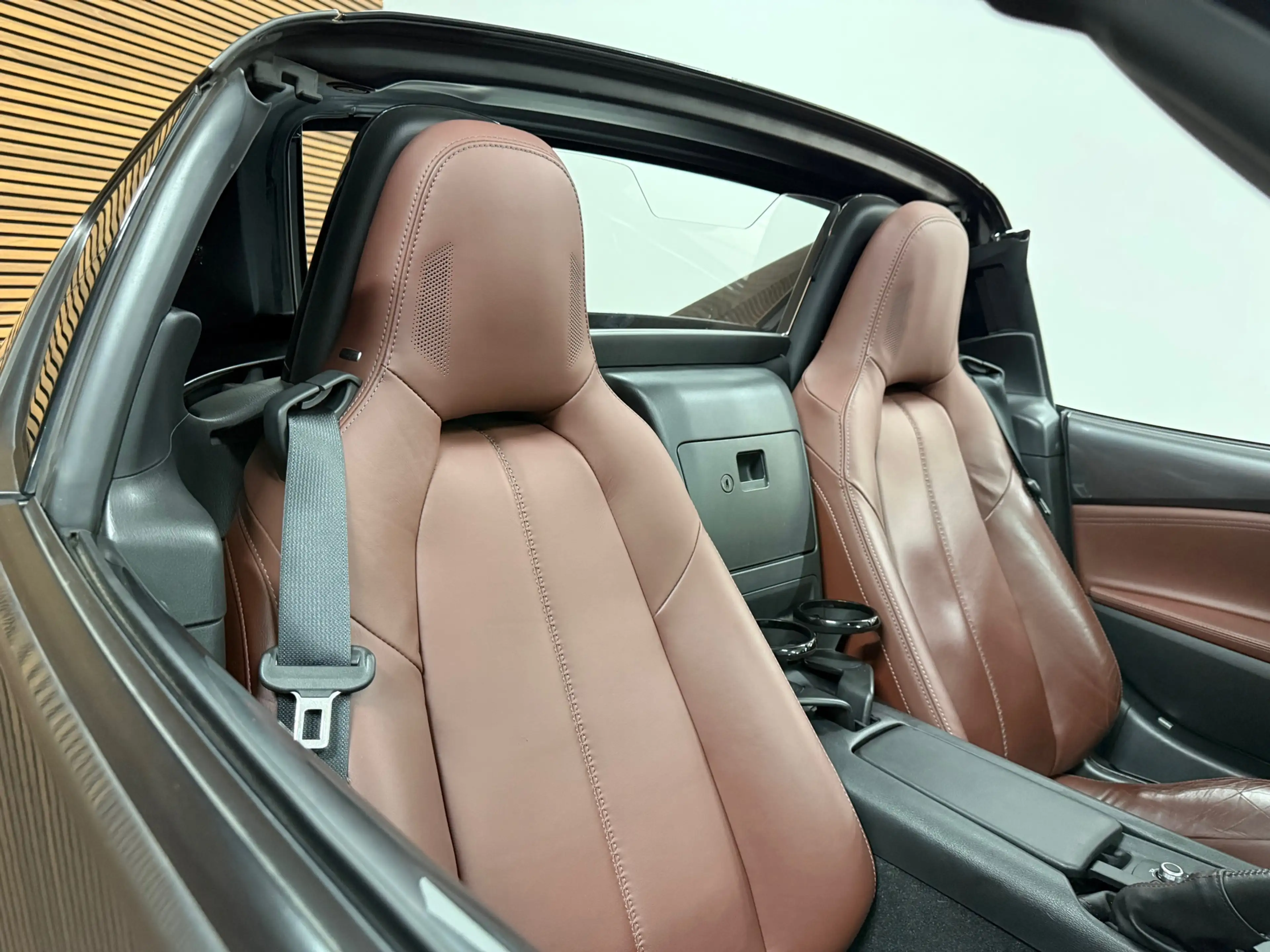 Mazda MX-5 RF 2.0 SkyActiv-G 160 GT-M | Targa | Takumi Leder — photo 6