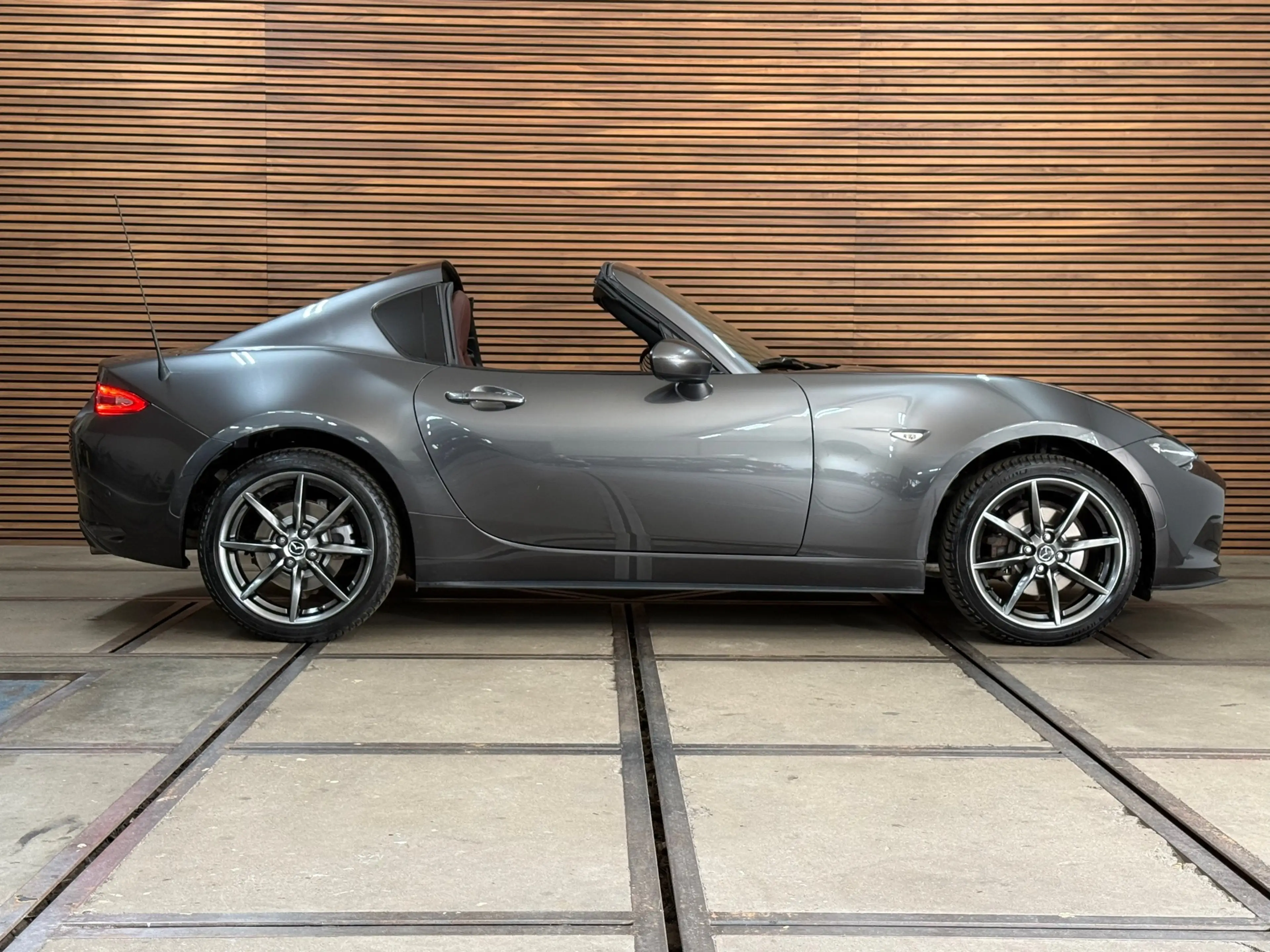 Mazda MX-5 RF 2.0 SkyActiv-G 160 GT-M | Targa | Takumi Leder — photo 3