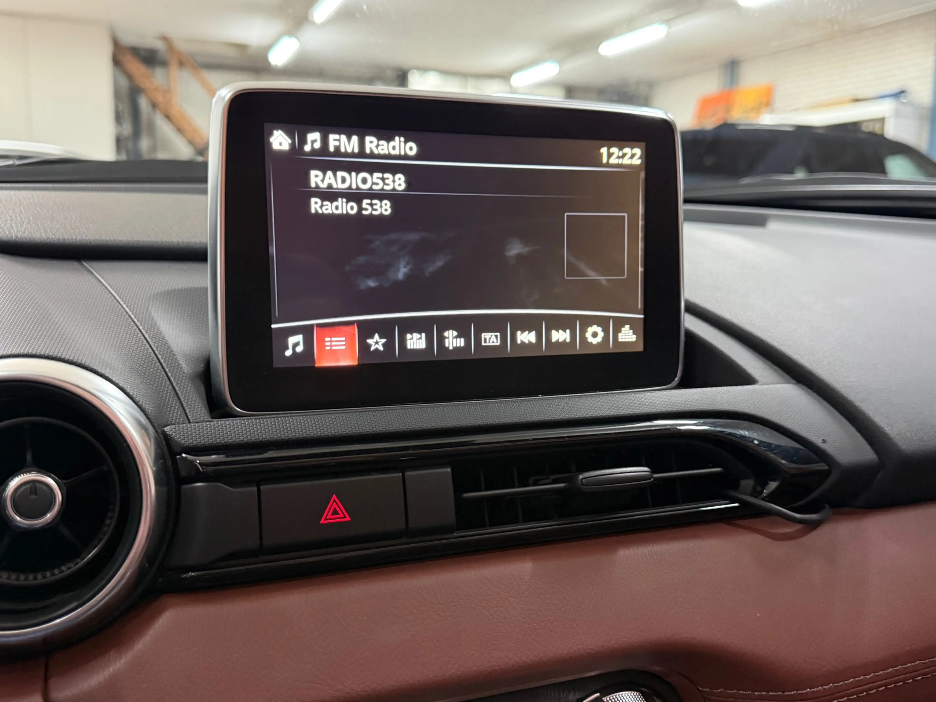 Mazda MX-5 RF 2.0 SkyActiv-G 160 GT-M | Targa | Takumi Leder — photo 13